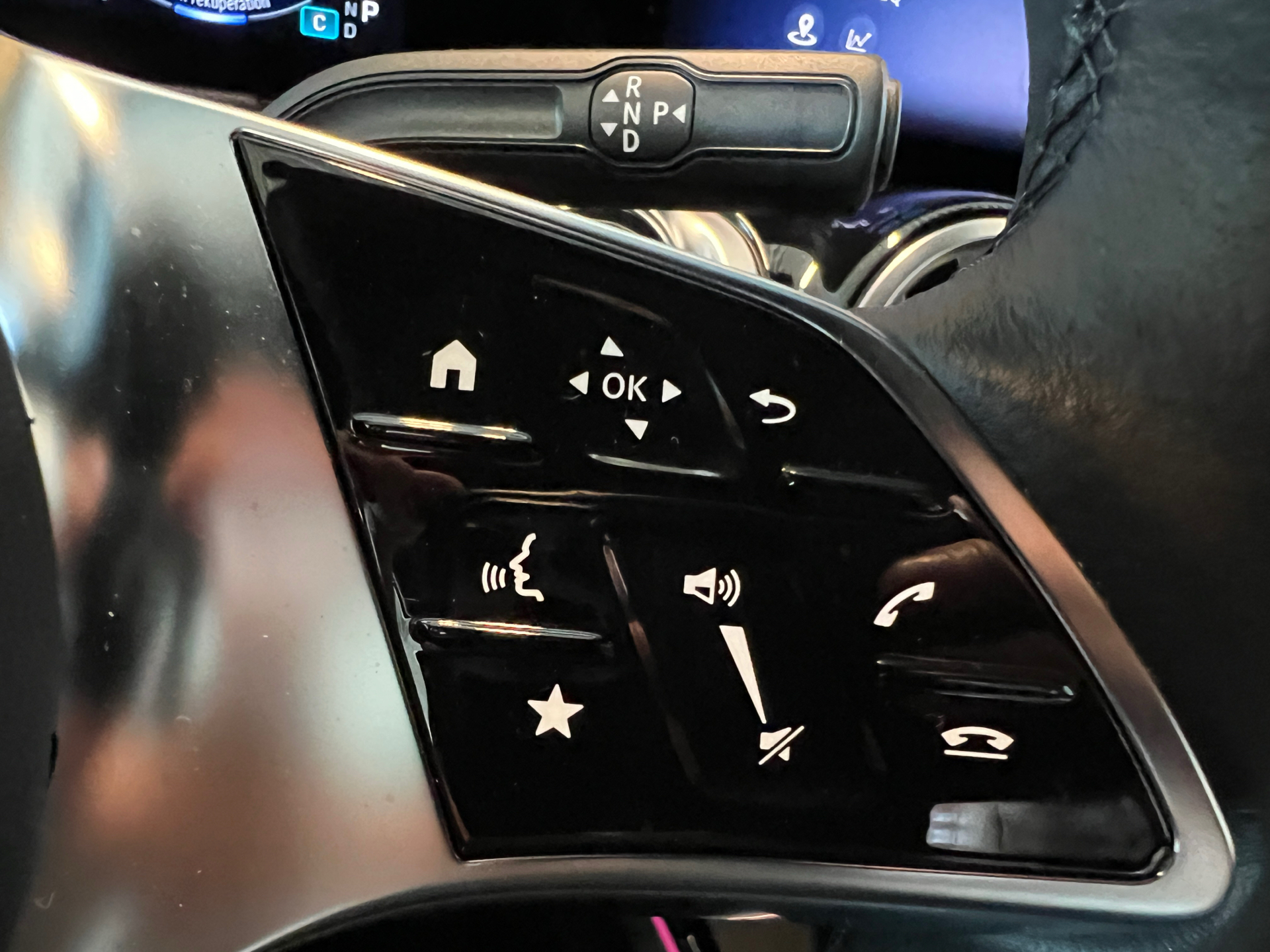 Billede af Mercedes-Benz EQB 300 EL Progressive 7 pers. 4Matic 228HK 5d Aut.