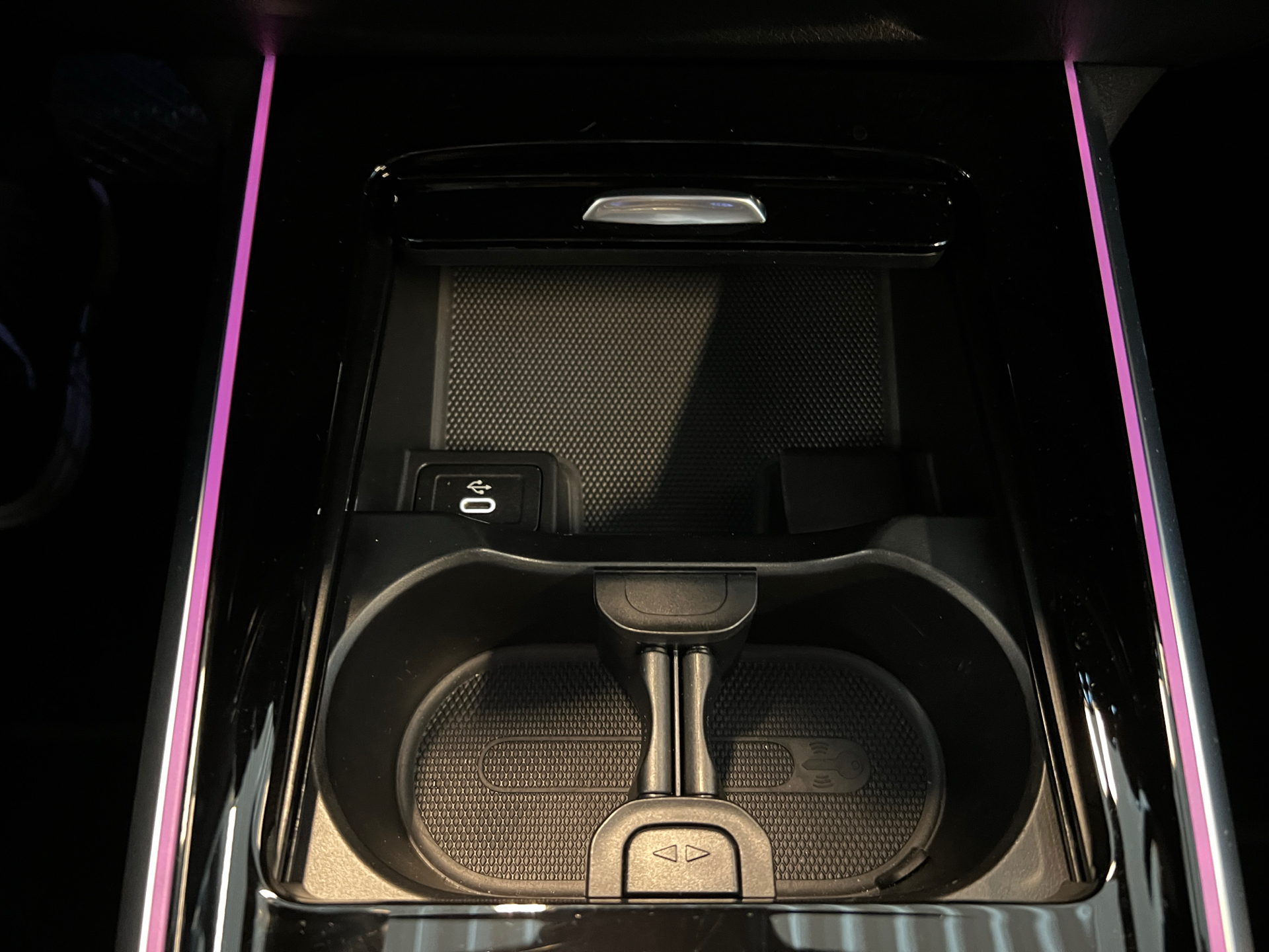 Billede af Mercedes-Benz EQB 300 EL Progressive 7 pers. 4Matic 228HK 5d Aut.