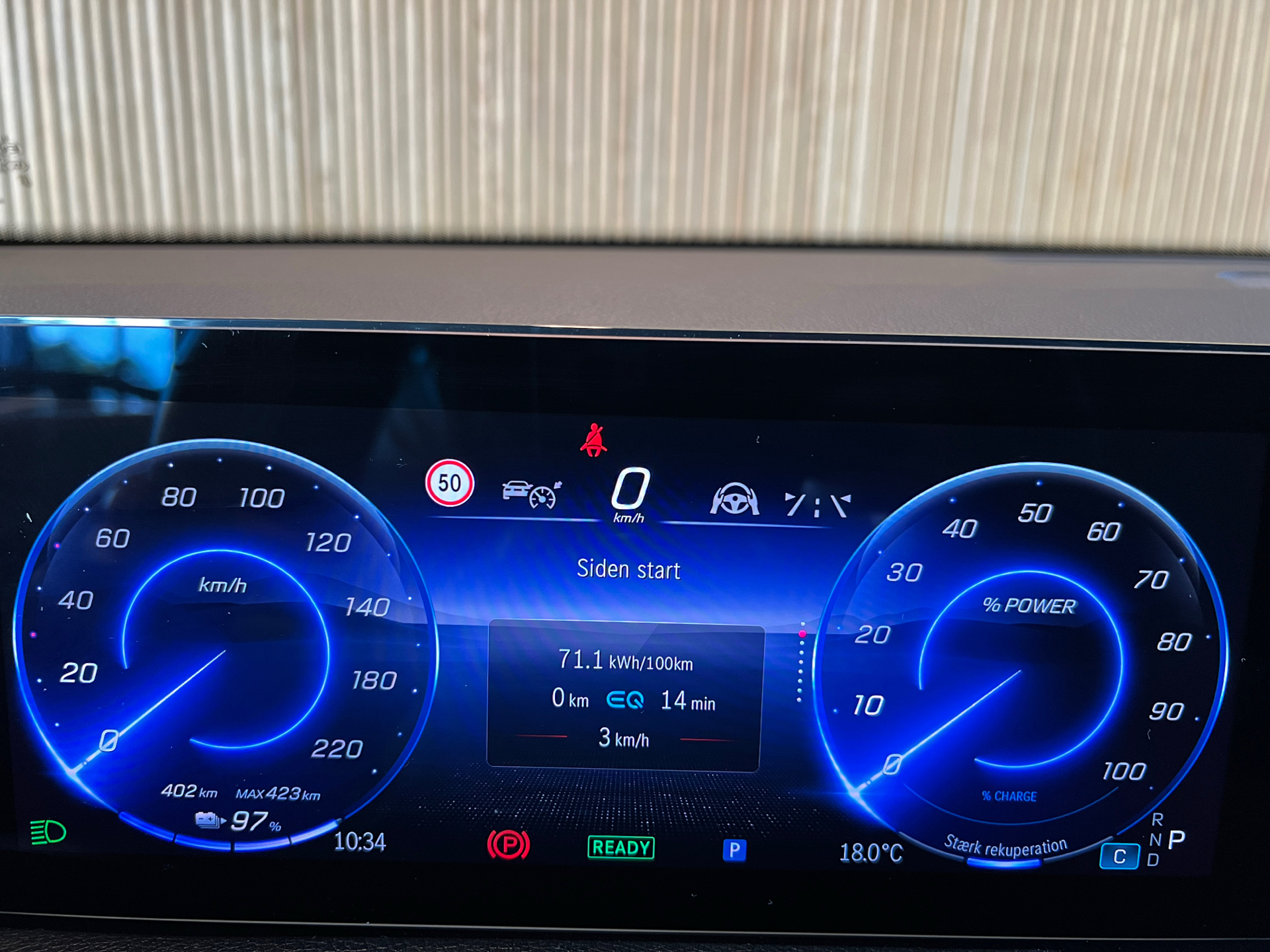 Billede af Mercedes-Benz EQB 300 EL Progressive 7 pers. 4Matic 228HK 5d Aut.