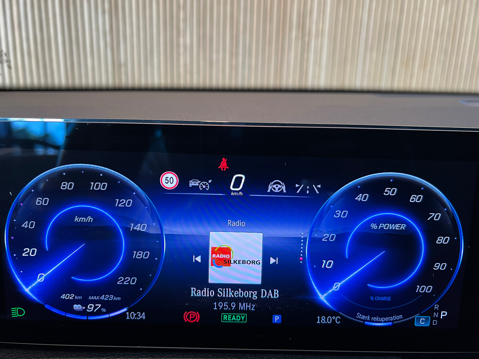 Billede af Mercedes-Benz EQB 300 EL Progressive 7 pers. 4Matic 228HK 5d Aut.