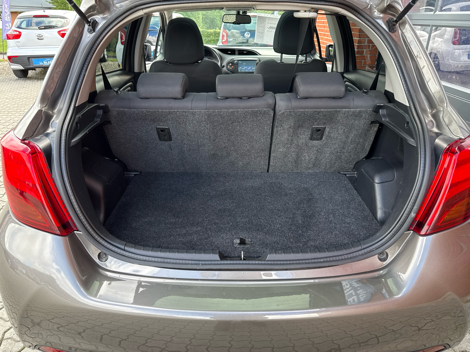 Billede af Toyota Yaris 1,5 Hybrid H2 Style Luksus E-CVT 100HK 5d Trinl. Gear