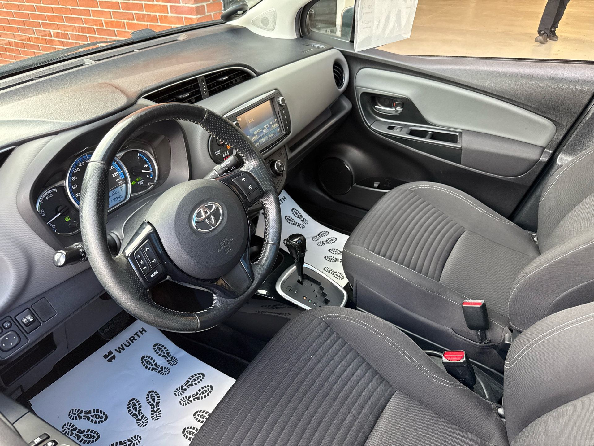 Billede af Toyota Yaris 1,5 Hybrid H2 Style Luksus E-CVT 100HK 5d Trinl. Gear