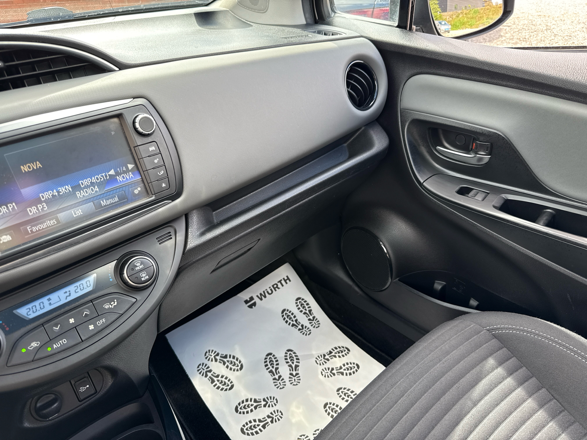 Billede af Toyota Yaris 1,5 Hybrid H2 Style Luksus E-CVT 100HK 5d Trinl. Gear