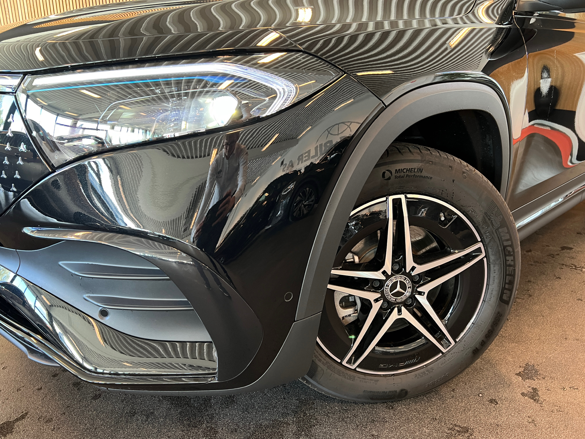 Billede af Mercedes-Benz EQB 250+ 7 pers. EL AMG Edition 190HK 5d Aut.