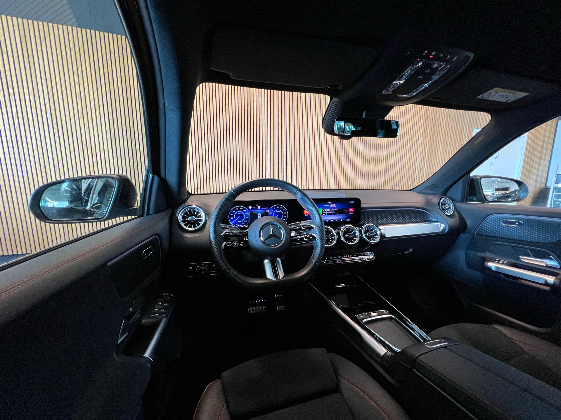 Billede af Mercedes-Benz EQB 250+ 7 pers. EL AMG Edition 190HK 5d Aut.