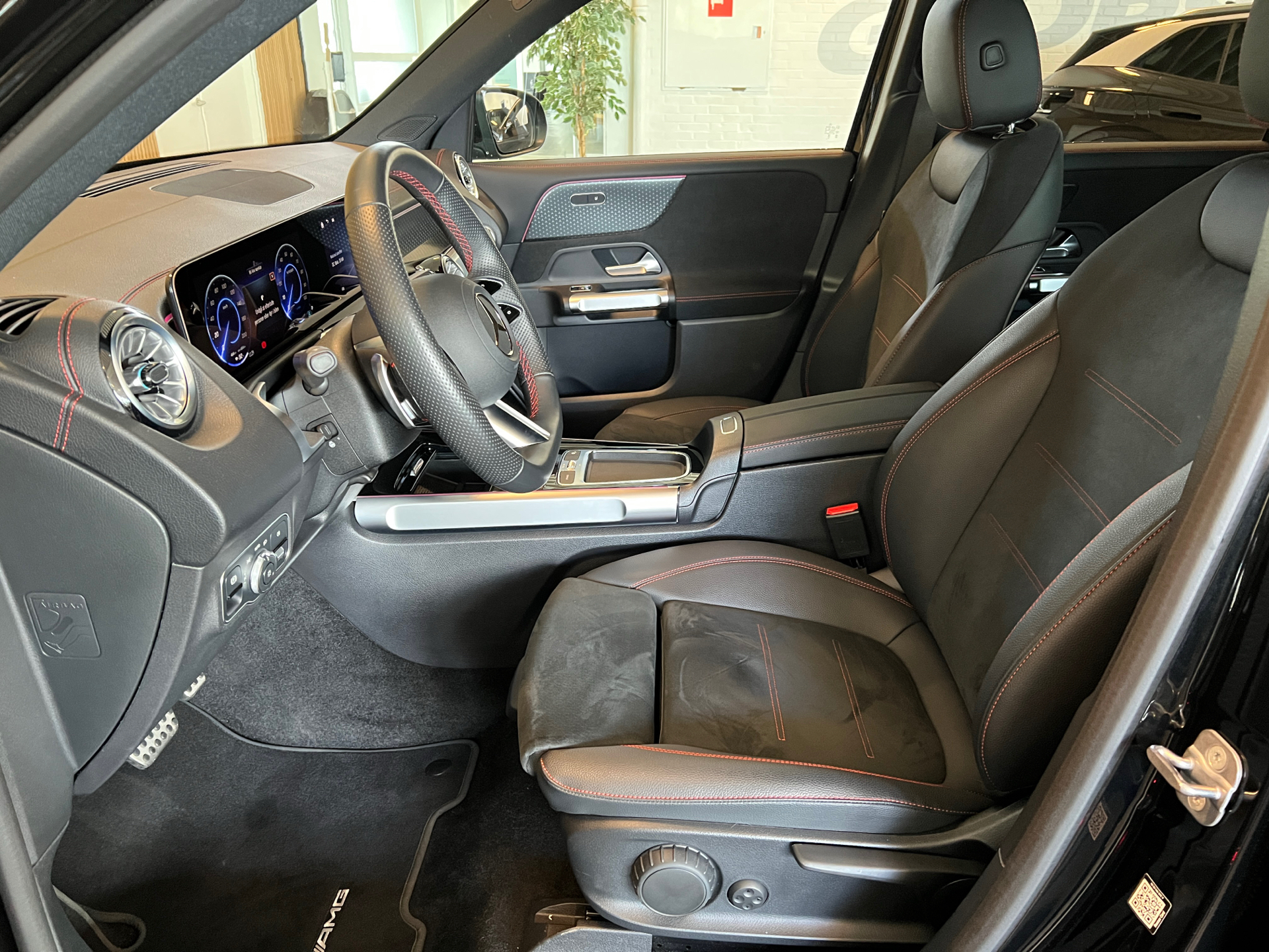 Billede af Mercedes-Benz EQB 250+ 7 pers. EL AMG Edition 190HK 5d Aut.
