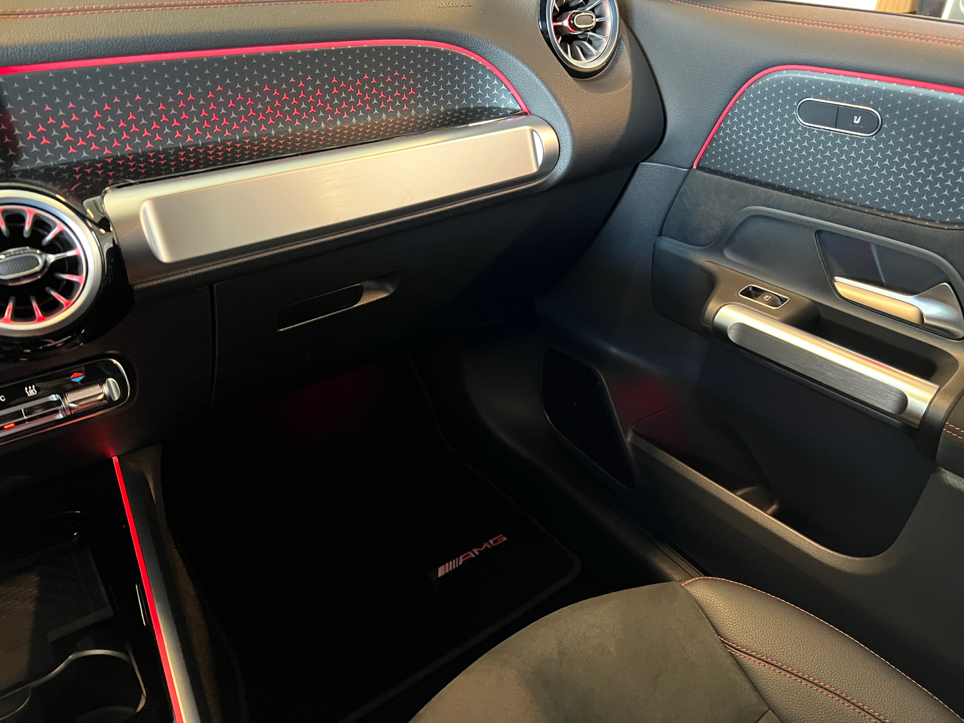 Billede af Mercedes-Benz EQB 250+ 7 pers. EL AMG Edition 190HK 5d Aut.