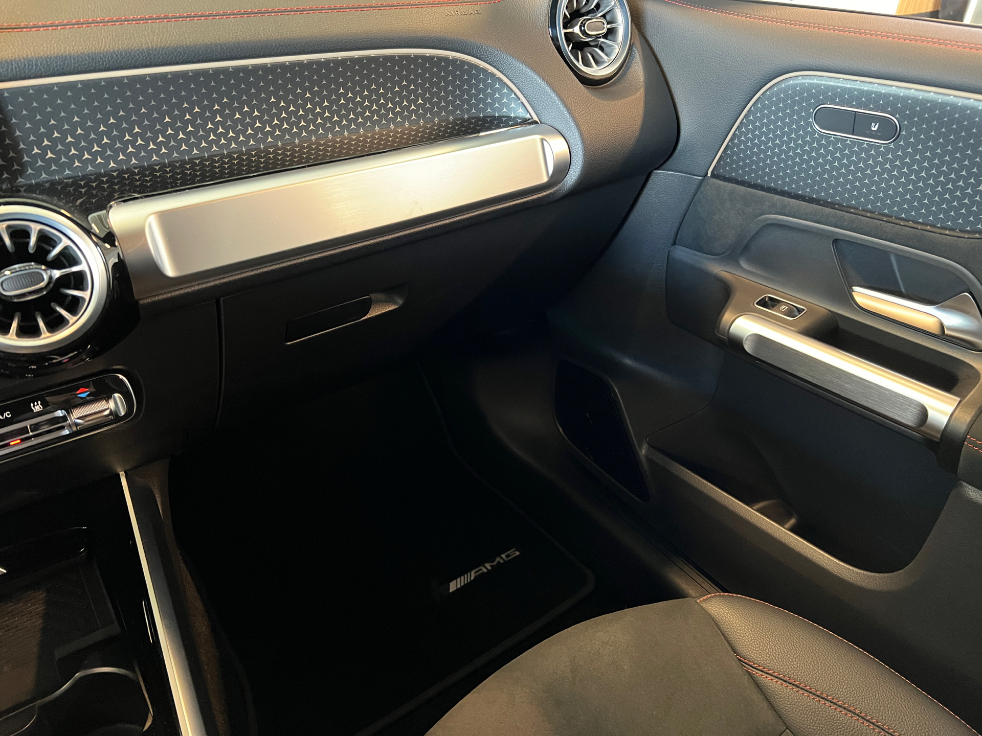 Billede af Mercedes-Benz EQB 250+ 7 pers. EL AMG Edition 190HK 5d Aut.