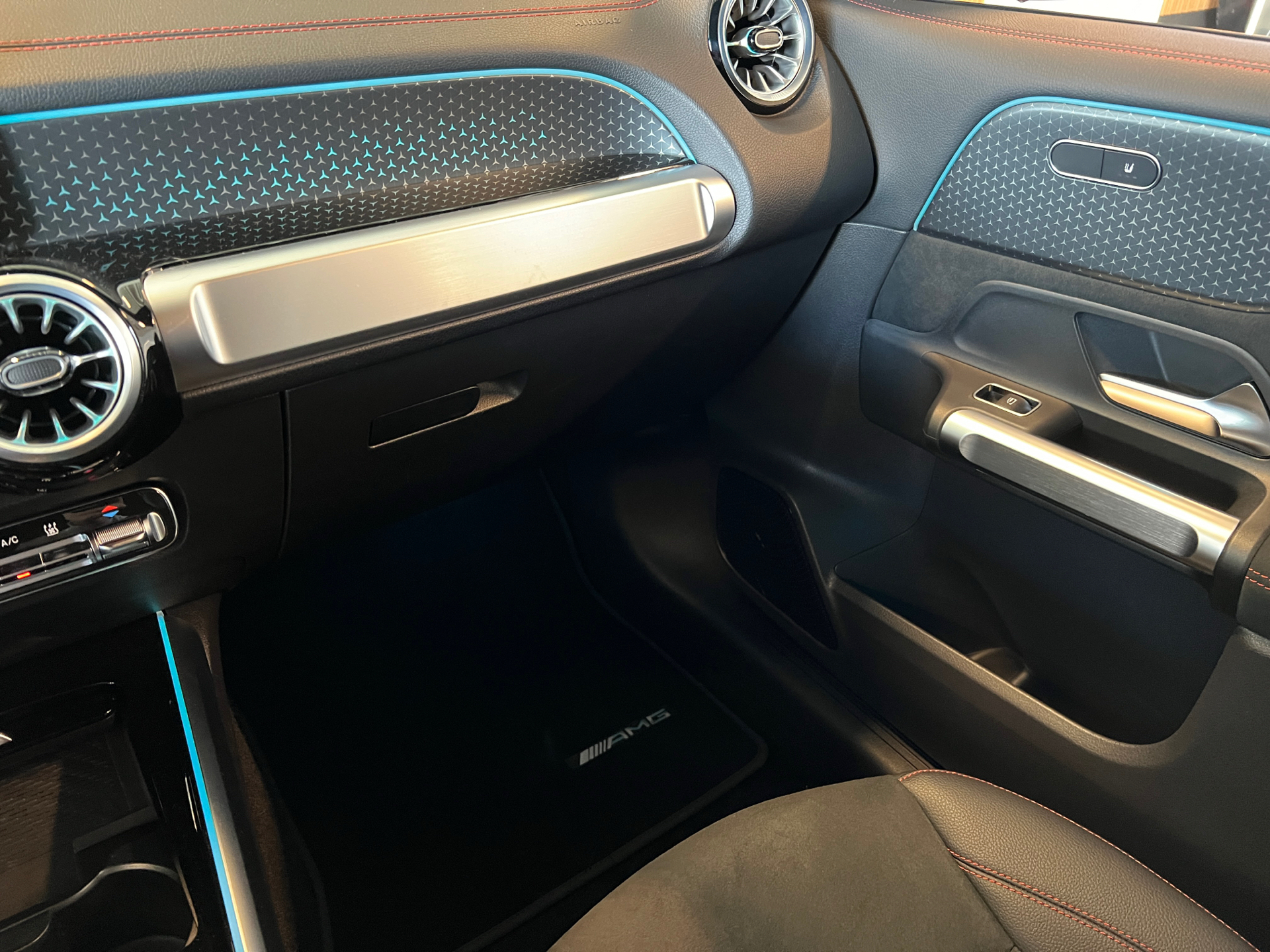 Billede af Mercedes-Benz EQB 250+ 7 pers. EL AMG Edition 190HK 5d Aut.