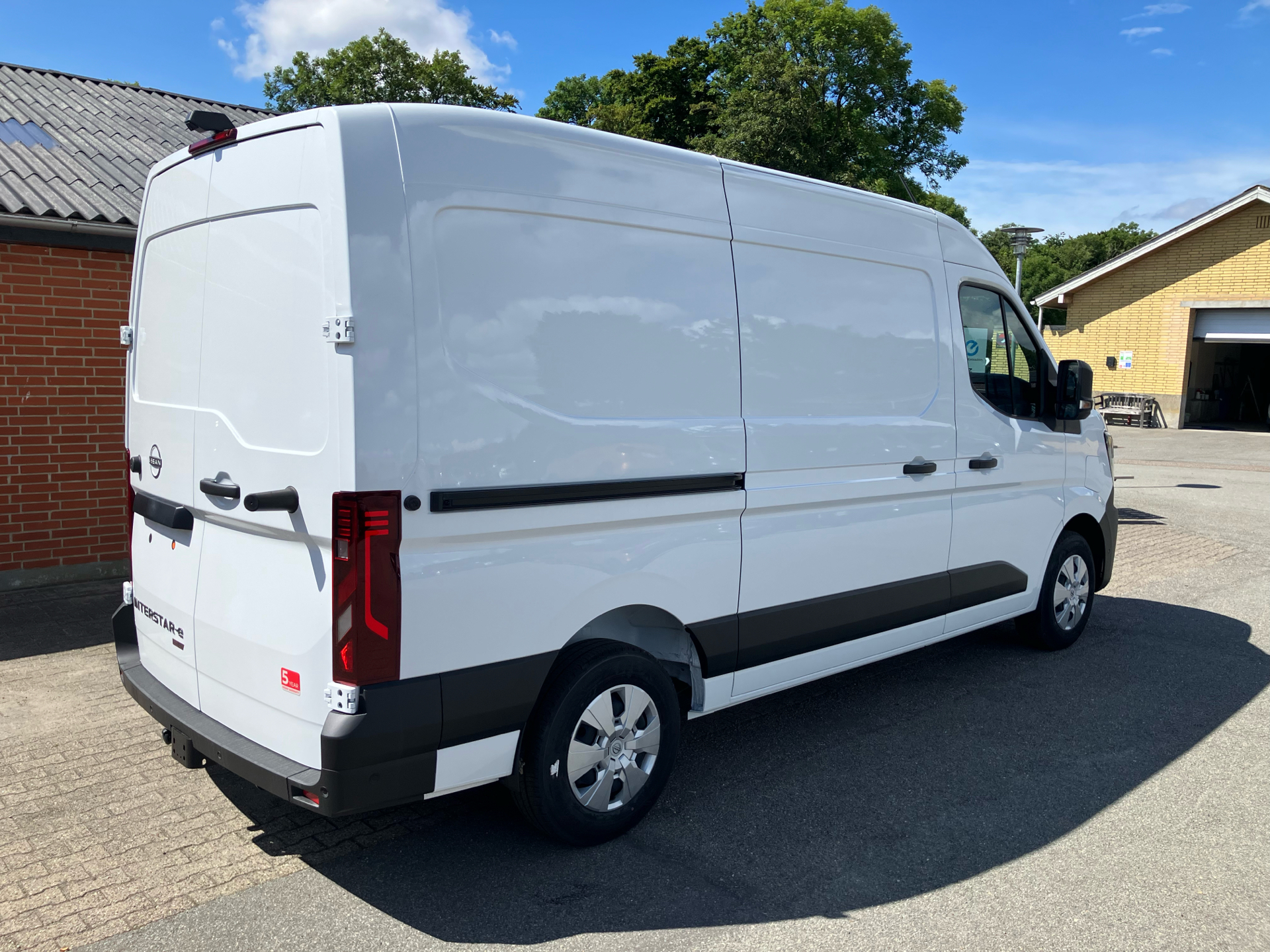 Billede af Nissan Interstar L2H2 EL Tekna 141HK Van Aut.
