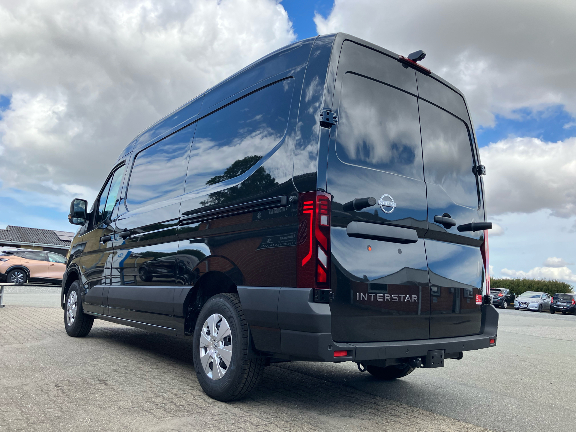 Billede af Nissan Interstar L2H2 2,3 DCi N-Connecta 150HK Van 6g Aut.