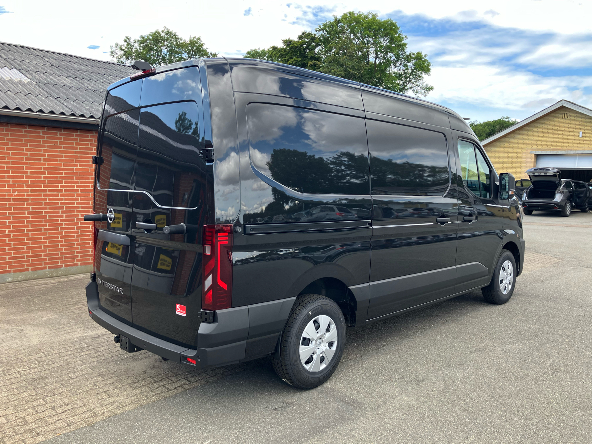 Billede af Nissan Interstar L2H2 2,3 DCi N-Connecta 150HK Van 6g Aut.