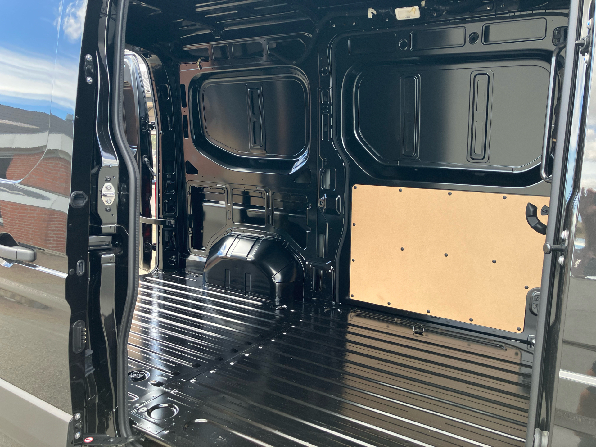 Billede af Nissan Interstar L2H2 2,3 DCi N-Connecta 150HK Van 6g Aut.