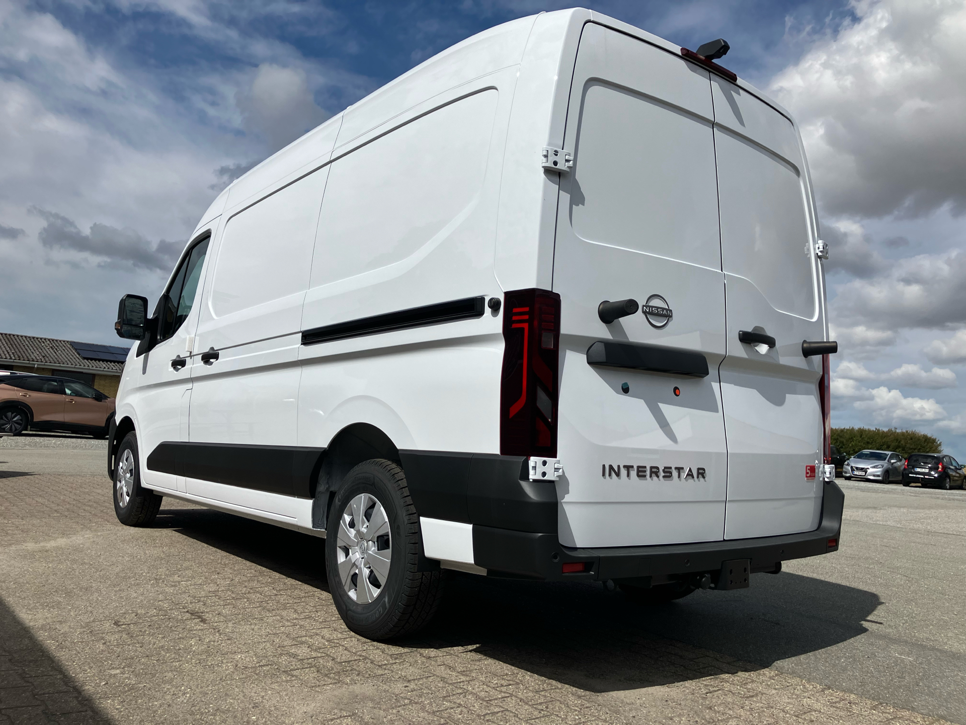 Billede af Nissan Interstar L2H2 2,3 DCi N-Connecta 150HK Van 6g Aut.