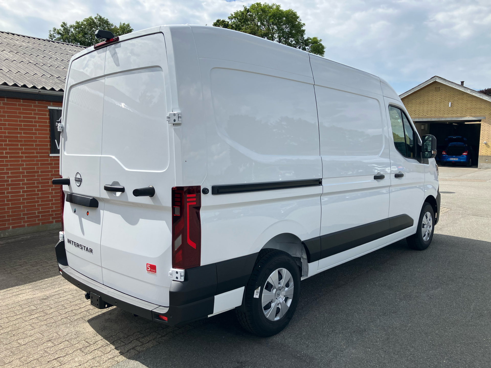 Billede af Nissan Interstar L2H2 2,3 DCi N-Connecta 150HK Van 6g Aut.