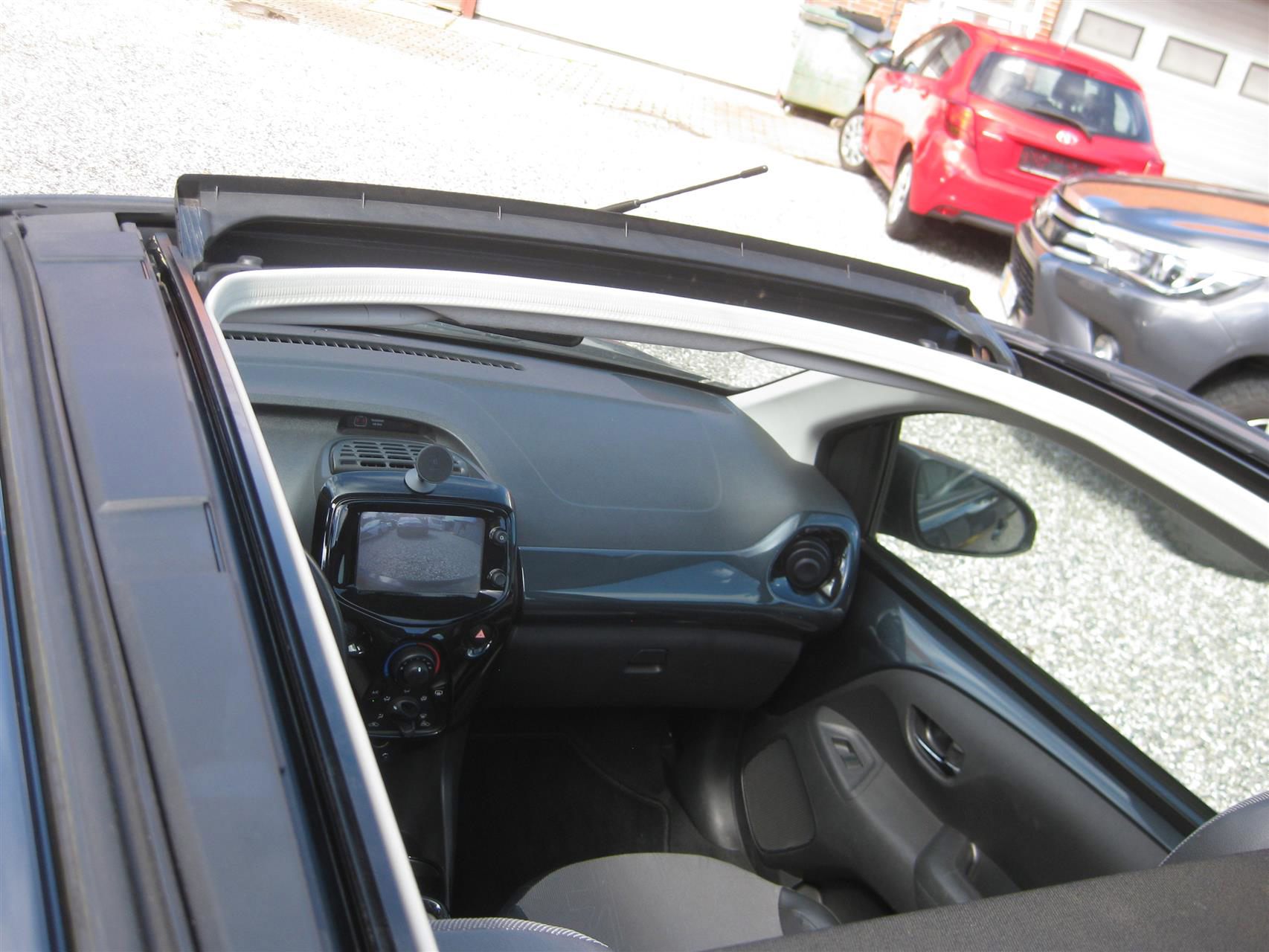 Billede af Toyota Aygo 1,0 VVT-I X-Wave Sky 69HK 5d