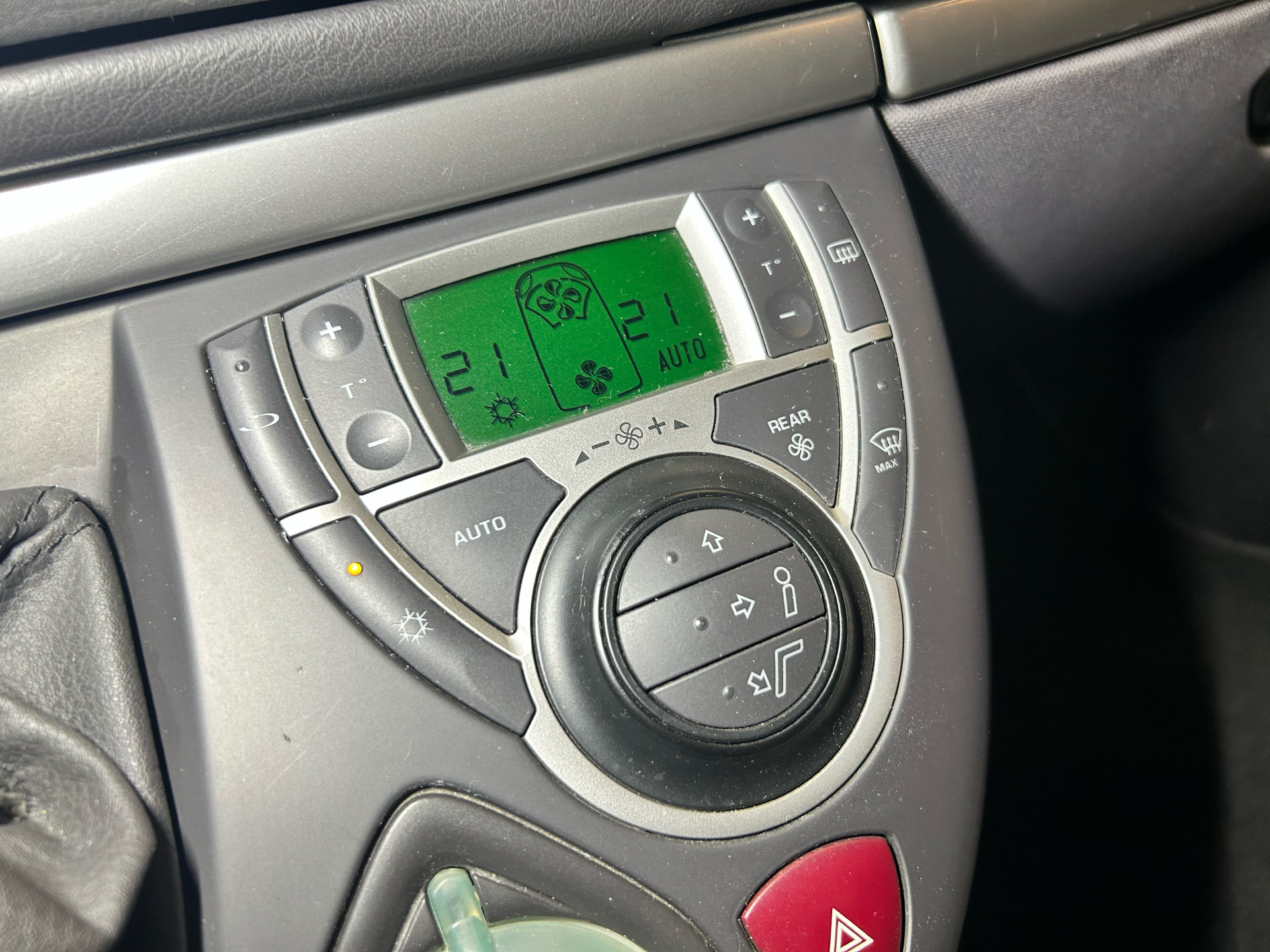 Billede af Peugeot 807 2,2 HDI SR 130HK