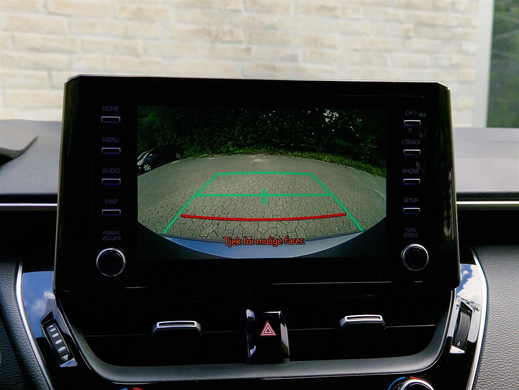 Billede af Toyota Corolla 2,0 Hybrid H3 Smart E-CVT 180HK 5d 6g Aut.