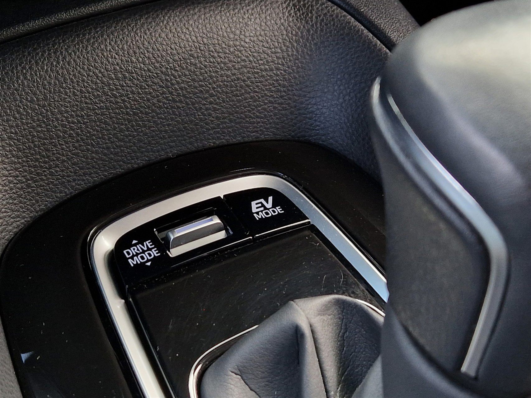 Billede af Toyota Corolla 2,0 Hybrid H3 Smart E-CVT 180HK 5d 6g Aut.