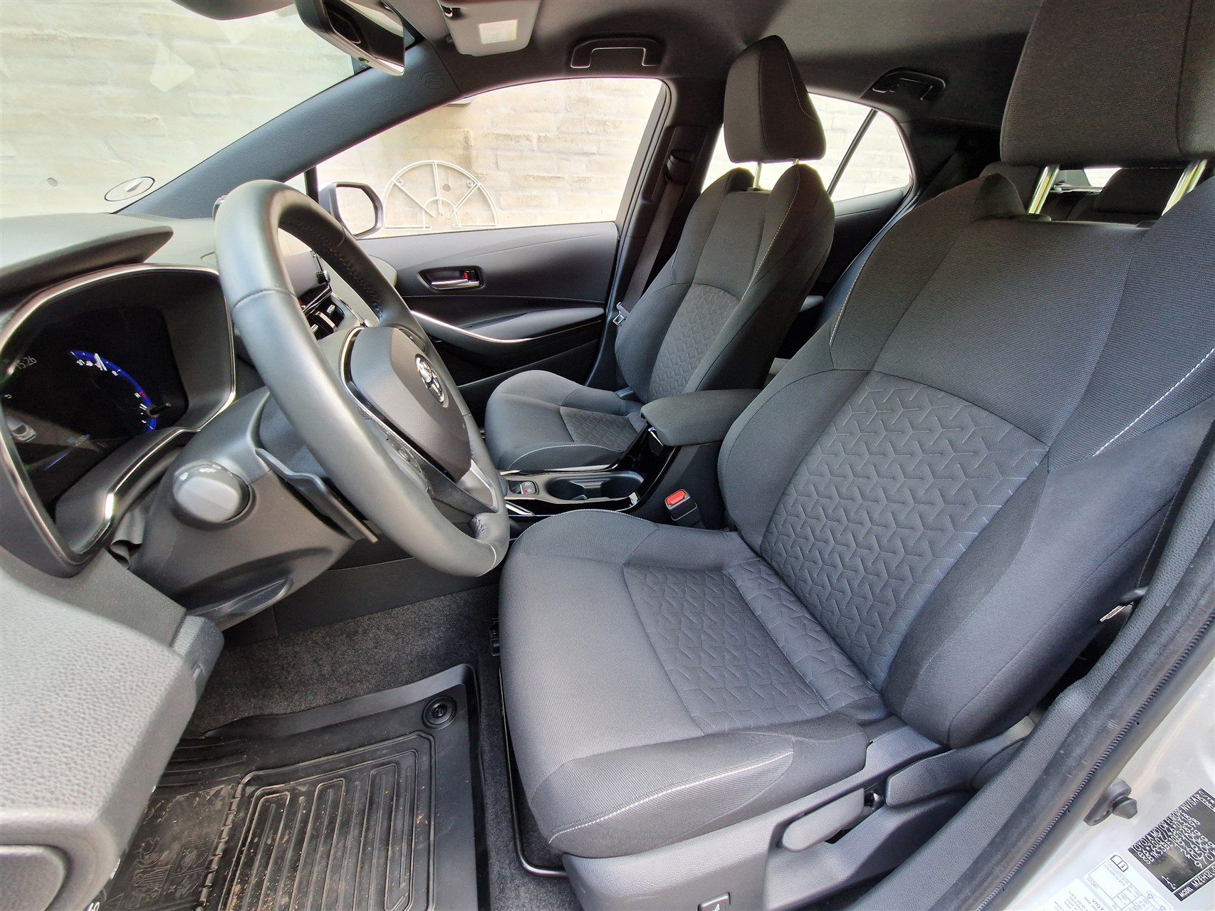 Billede af Toyota Corolla 2,0 Hybrid H3 Smart E-CVT 180HK 5d 6g Aut.