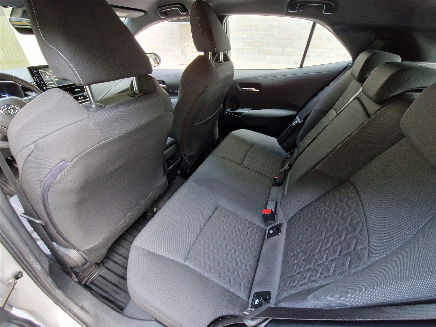 Billede af Toyota Corolla 2,0 Hybrid H3 Smart E-CVT 180HK 5d 6g Aut.