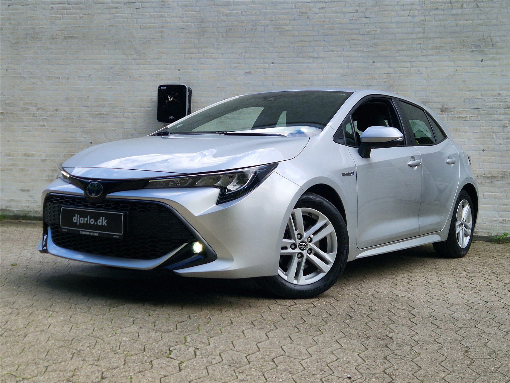 Billede af Toyota Corolla 2,0 Hybrid H3 Smart E-CVT 180HK 5d 6g Aut.