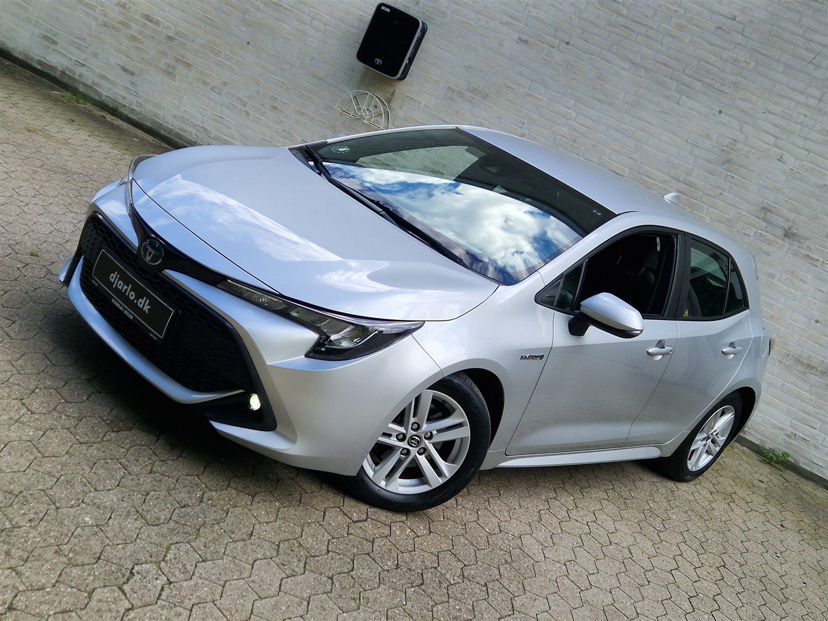 Billede af Toyota Corolla 2,0 Hybrid H3 Smart E-CVT 180HK 5d 6g Aut.