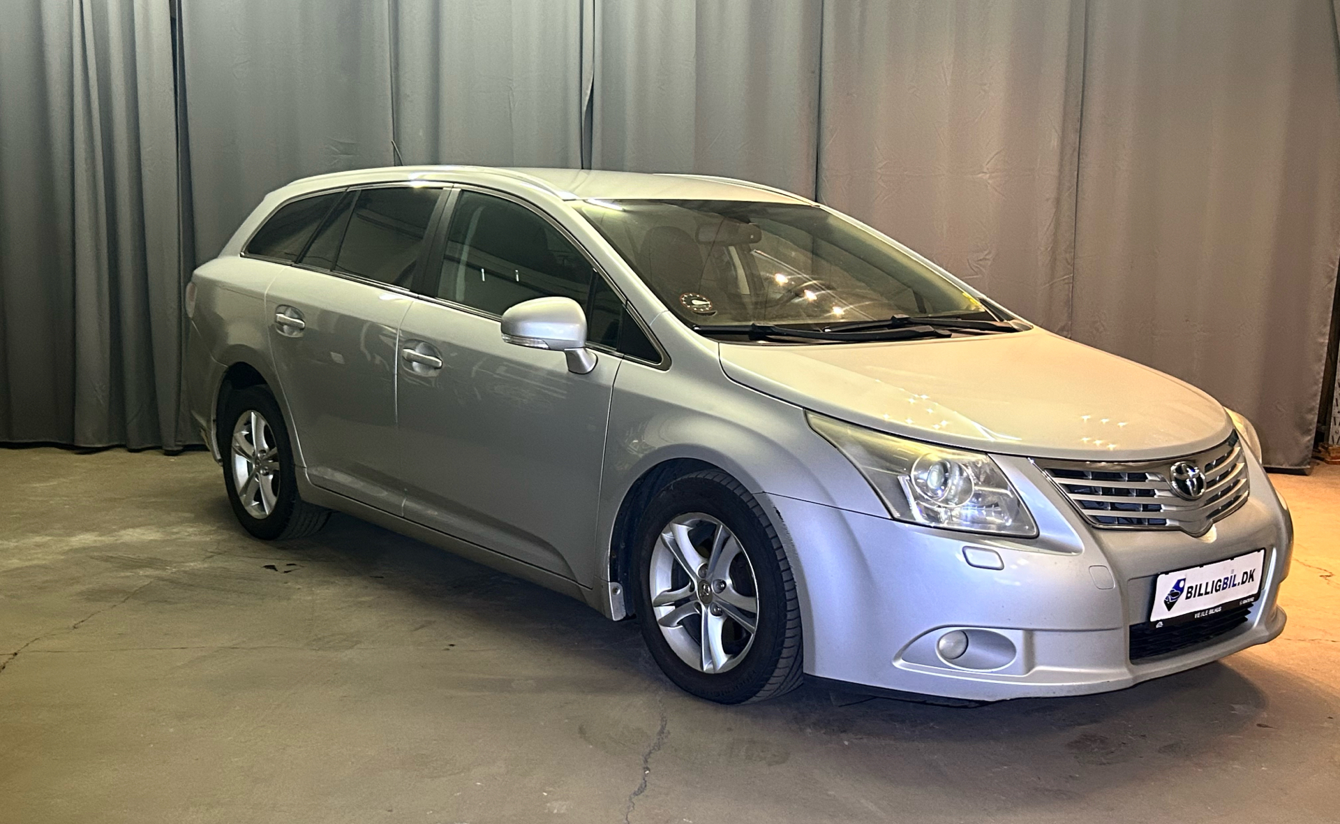 Billede af Toyota Avensis 2,0 D-4D DPF T1 126HK Stc 6g