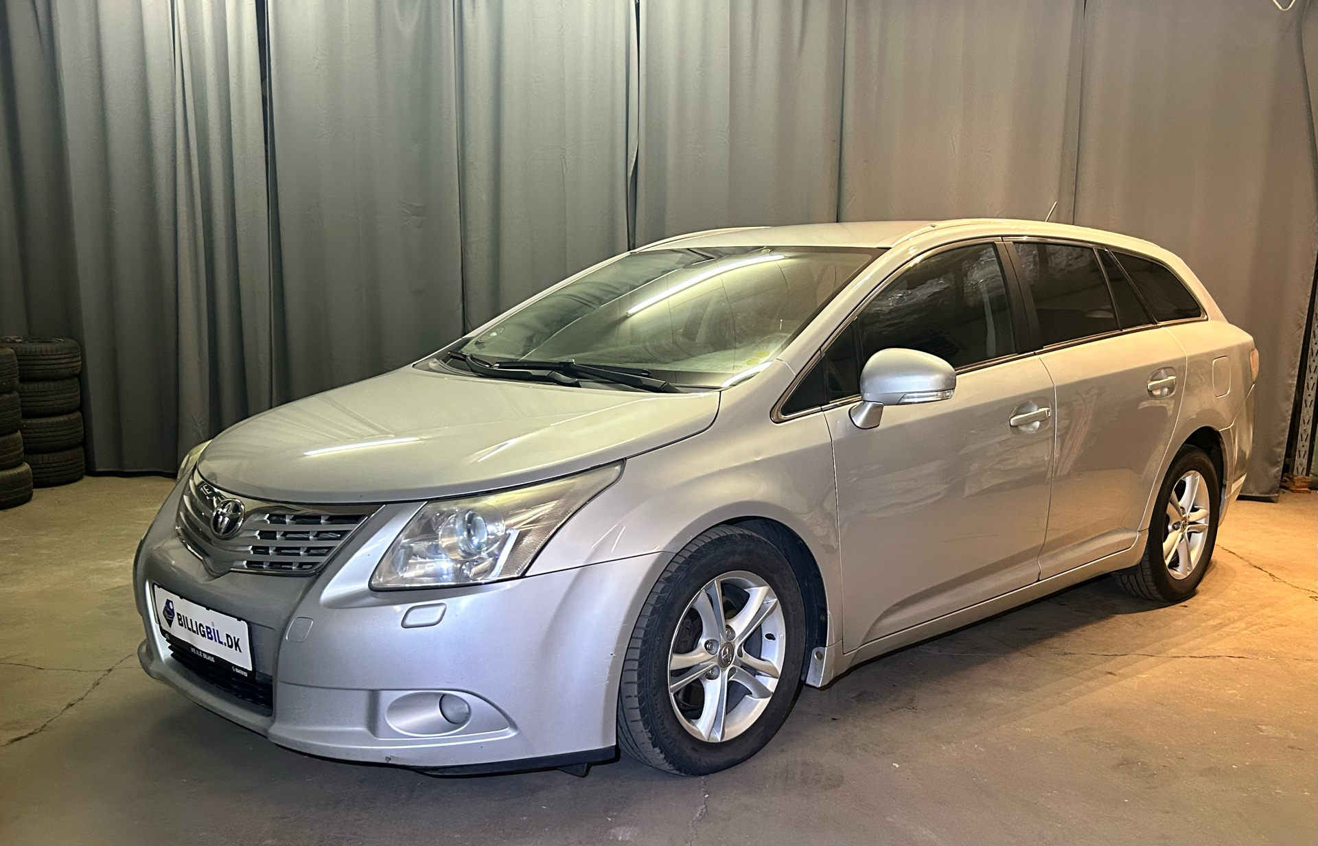 Billede af Toyota Avensis 2,0 D-4D DPF T1 126HK Stc 6g