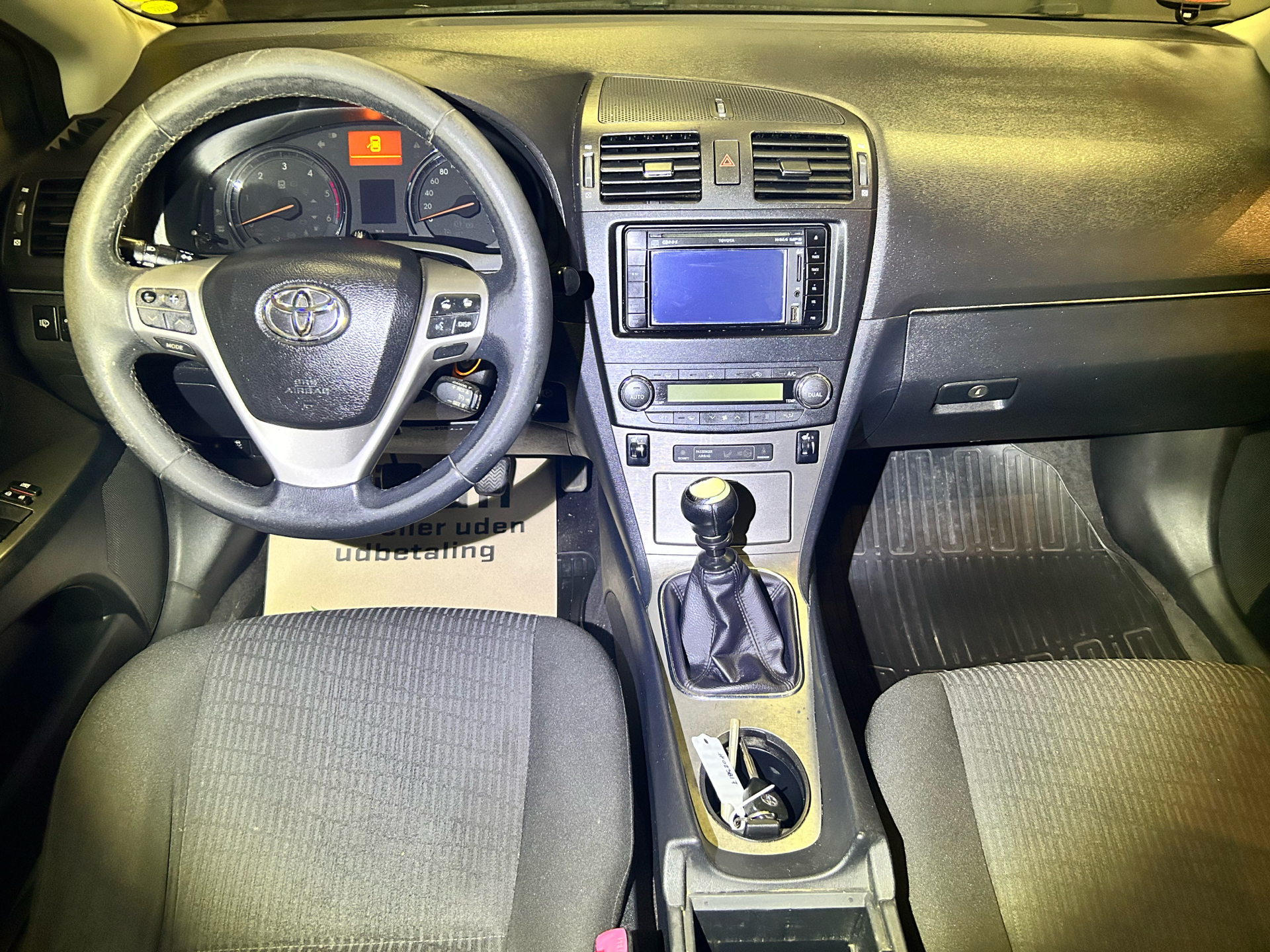 Billede af Toyota Avensis 2,0 D-4D DPF T1 126HK Stc 6g