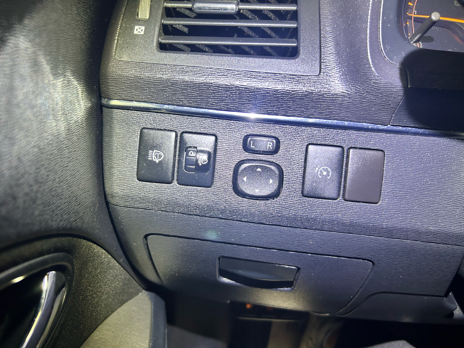 Billede af Toyota Avensis 2,0 D-4D DPF T1 126HK Stc 6g