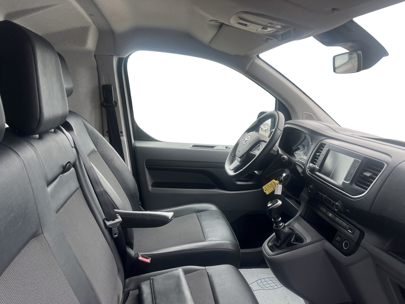 Billede af Toyota Proace Long 2,0 D Comfort Master m/dobbelt skydedør, bagklap 122HK Van 6g