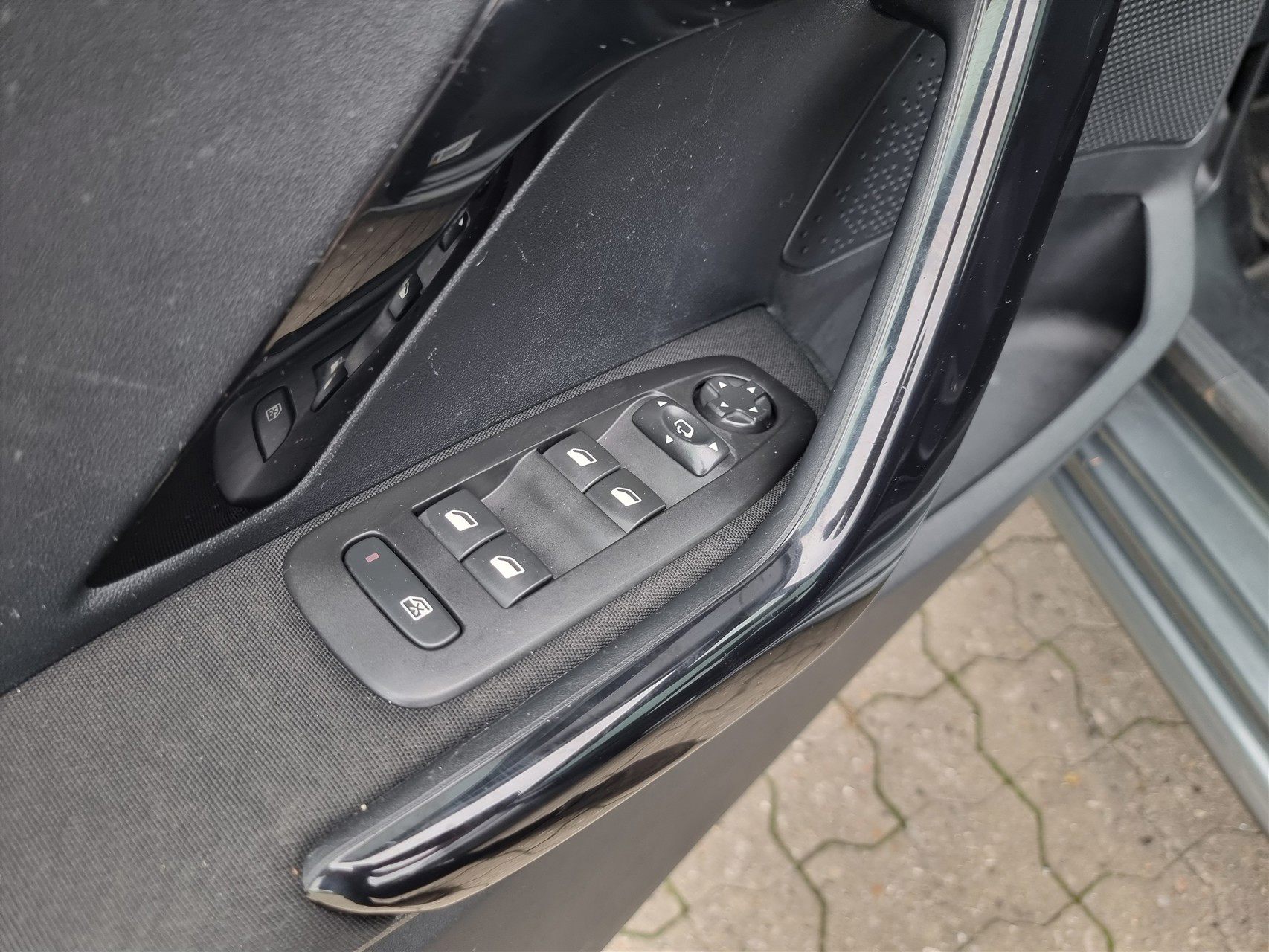 Billede af Peugeot 208 1,6 BlueHDi Allure Sky 100HK 5d