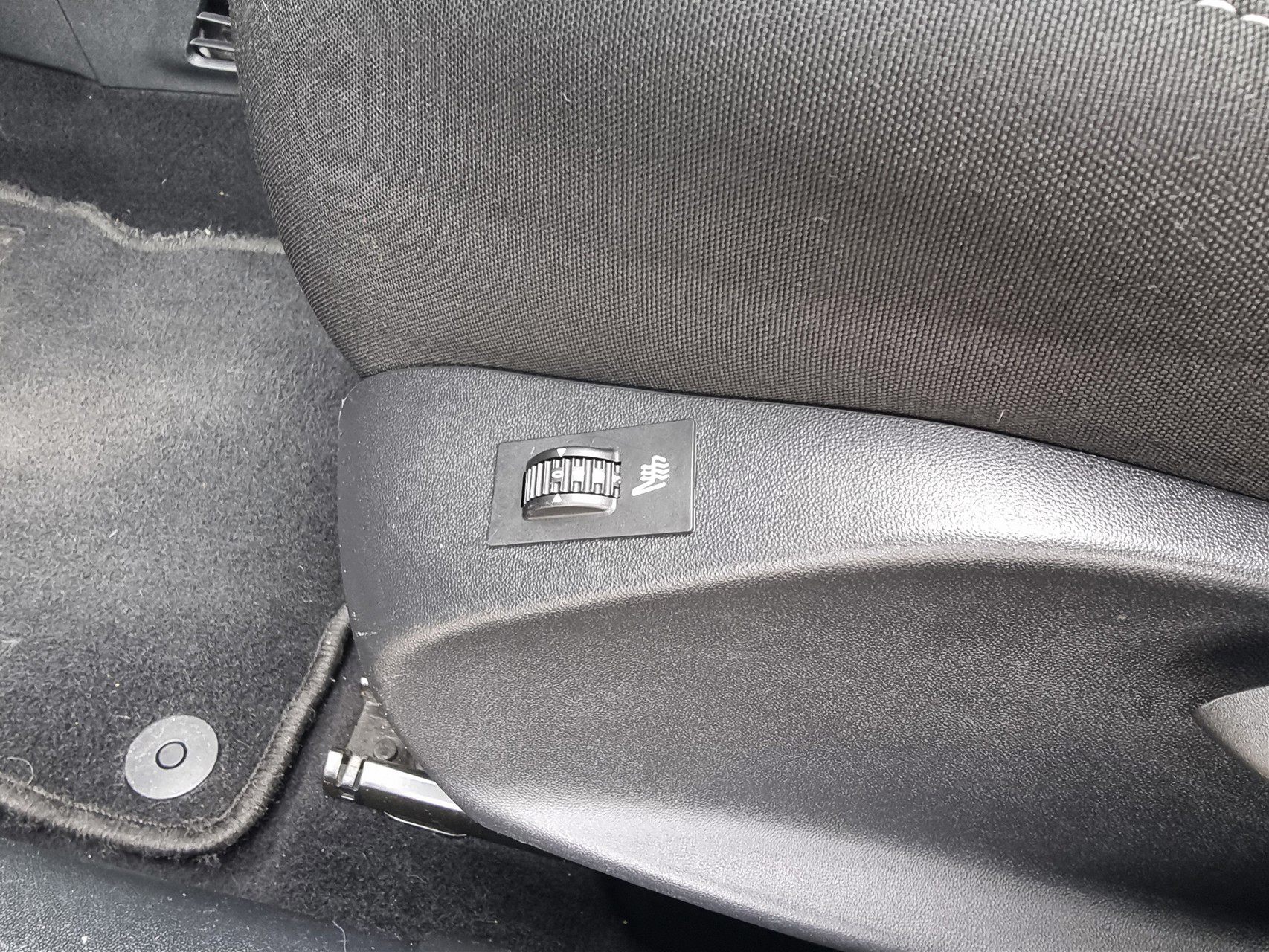Billede af Peugeot 208 1,6 BlueHDi Allure Sky 100HK 5d