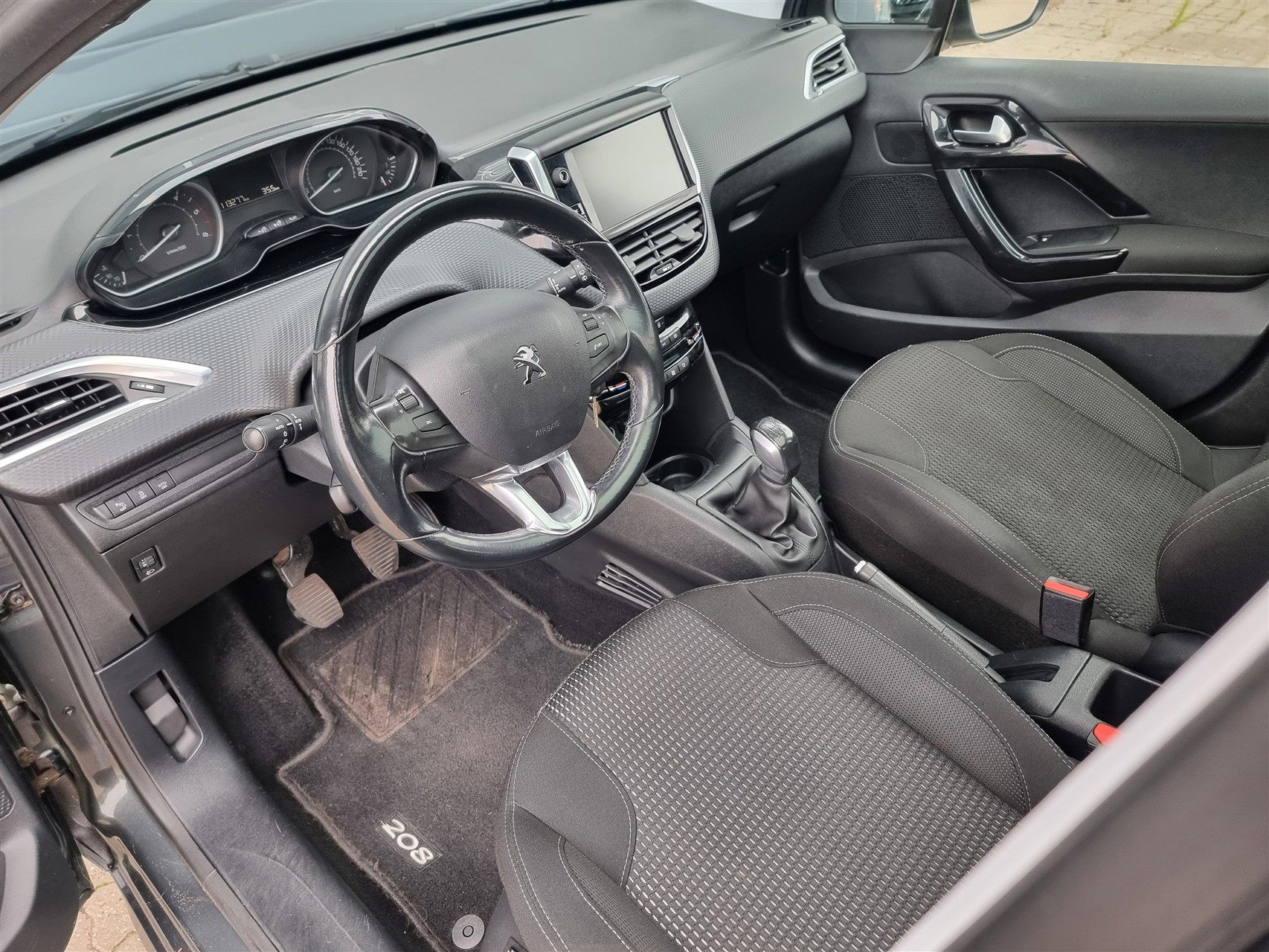 Billede af Peugeot 208 1,6 BlueHDi Allure Sky 100HK 5d