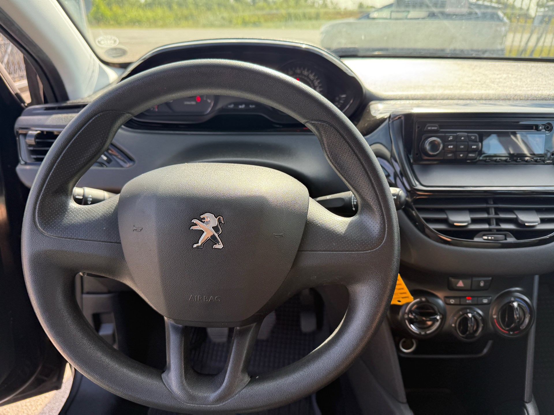 Billede af Peugeot 208 1,0 VTi Access + AirSound 68HK 5d