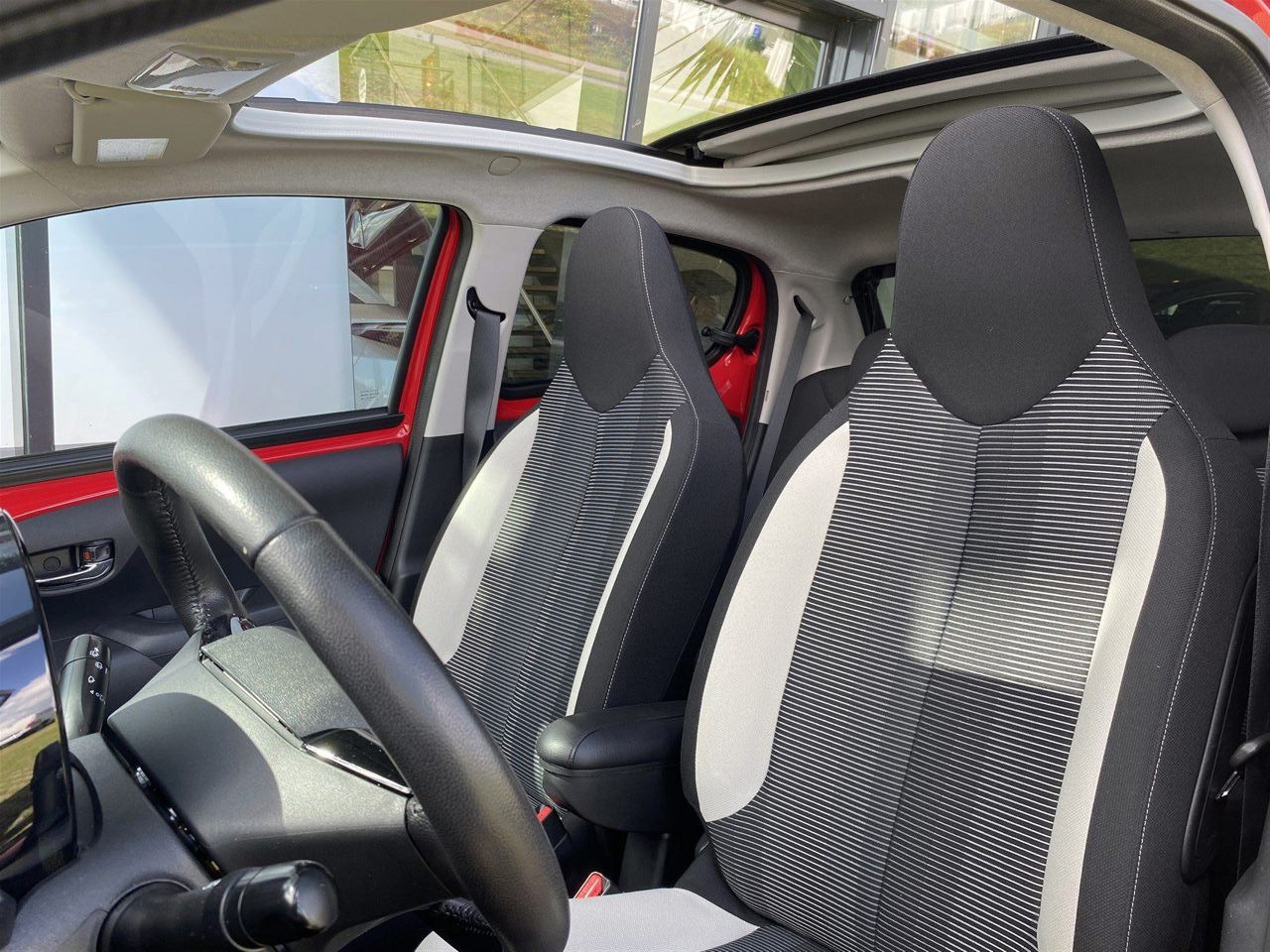 Billede af Peugeot 108 1,0 e-Vti Desire TOP! 69HK 5d