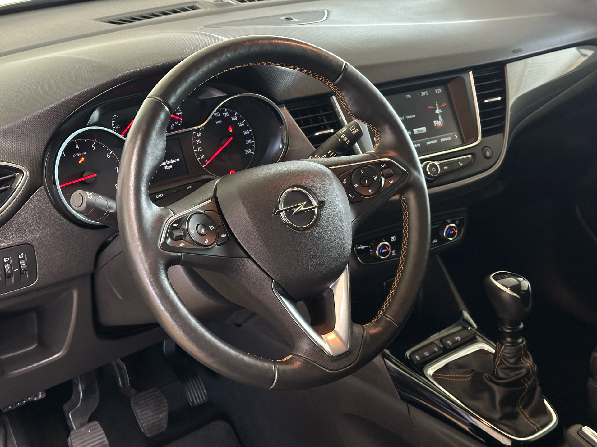 Billede af Opel Crossland X 1,2 T Sport Start/Stop 110HK 5d 6g