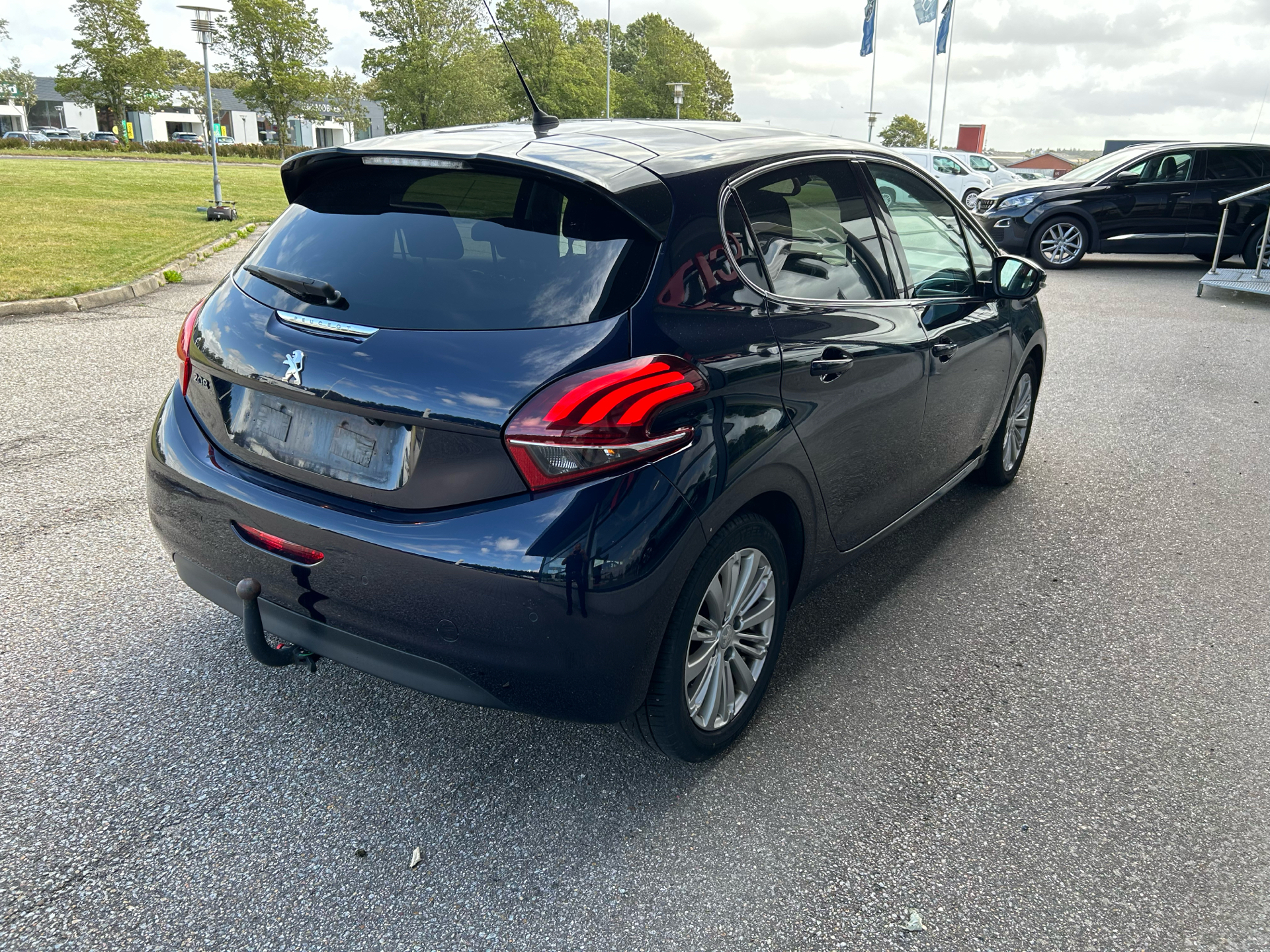 Billede af Peugeot 208 1,6 BlueHDi Desire Sky 100HK 5d