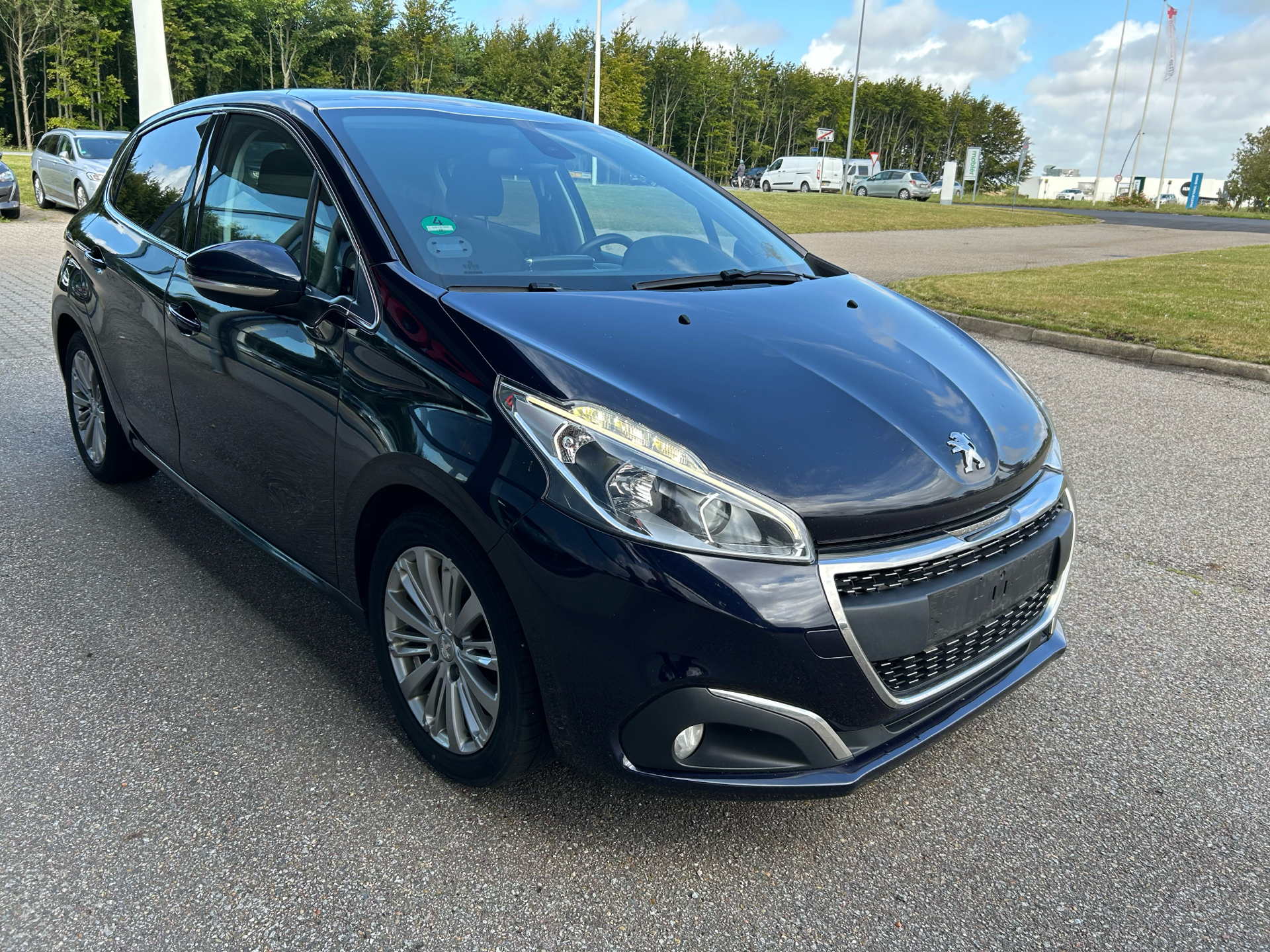 Billede af Peugeot 208 1,6 BlueHDi Desire Sky 100HK 5d