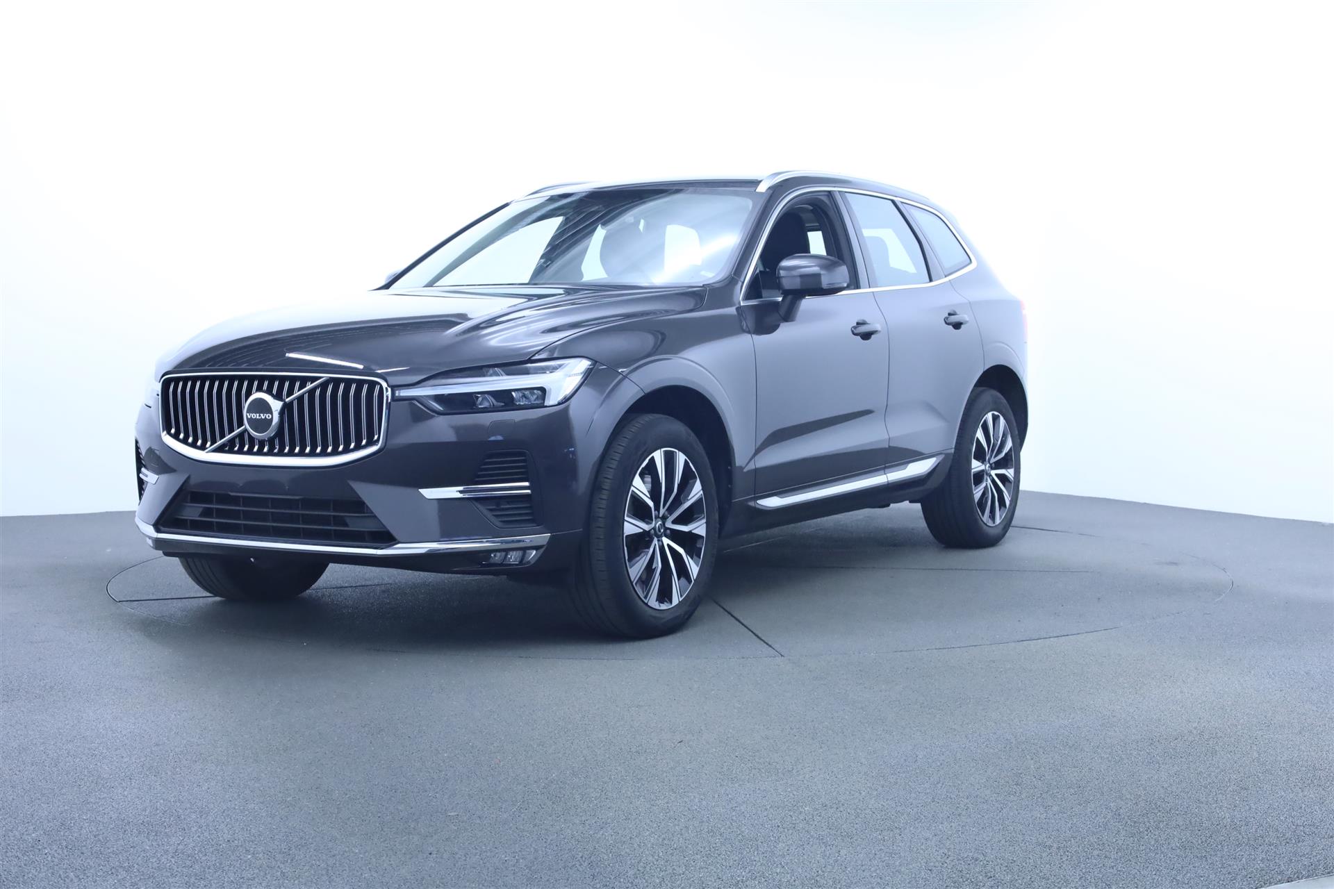 Billede af Volvo XC60 2,0 B4  Mild hybrid Plus 197HK 5d 8g Aut.