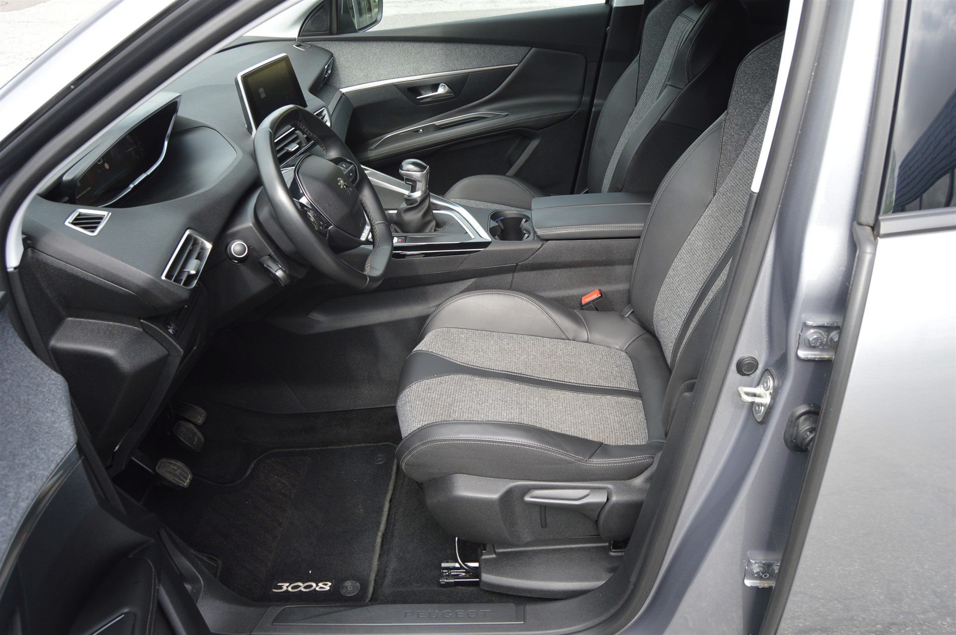 Billede af Peugeot 3008 1,2 e-THP Allure 130HK 5d 6g