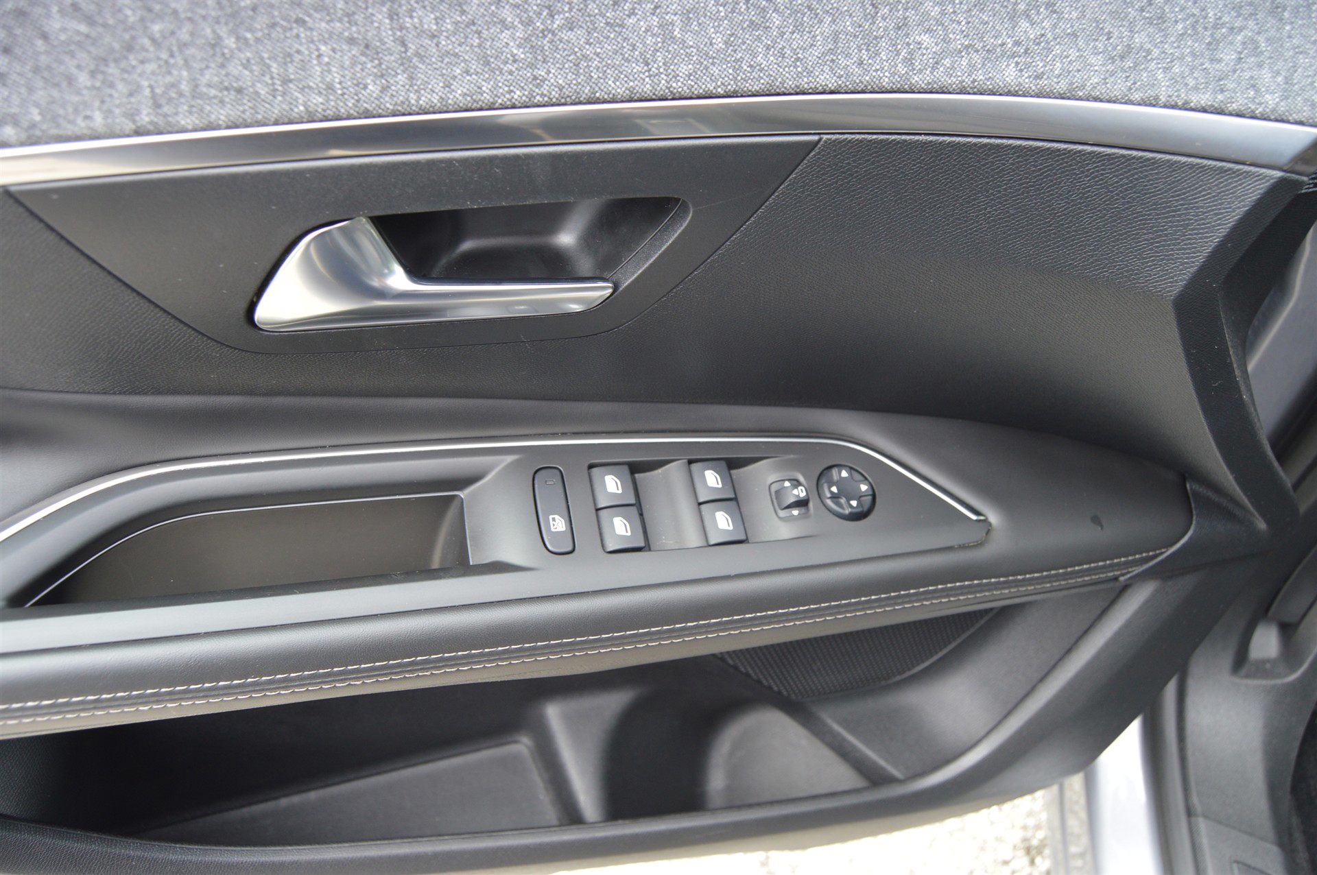Billede af Peugeot 3008 1,2 e-THP Allure 130HK 5d 6g