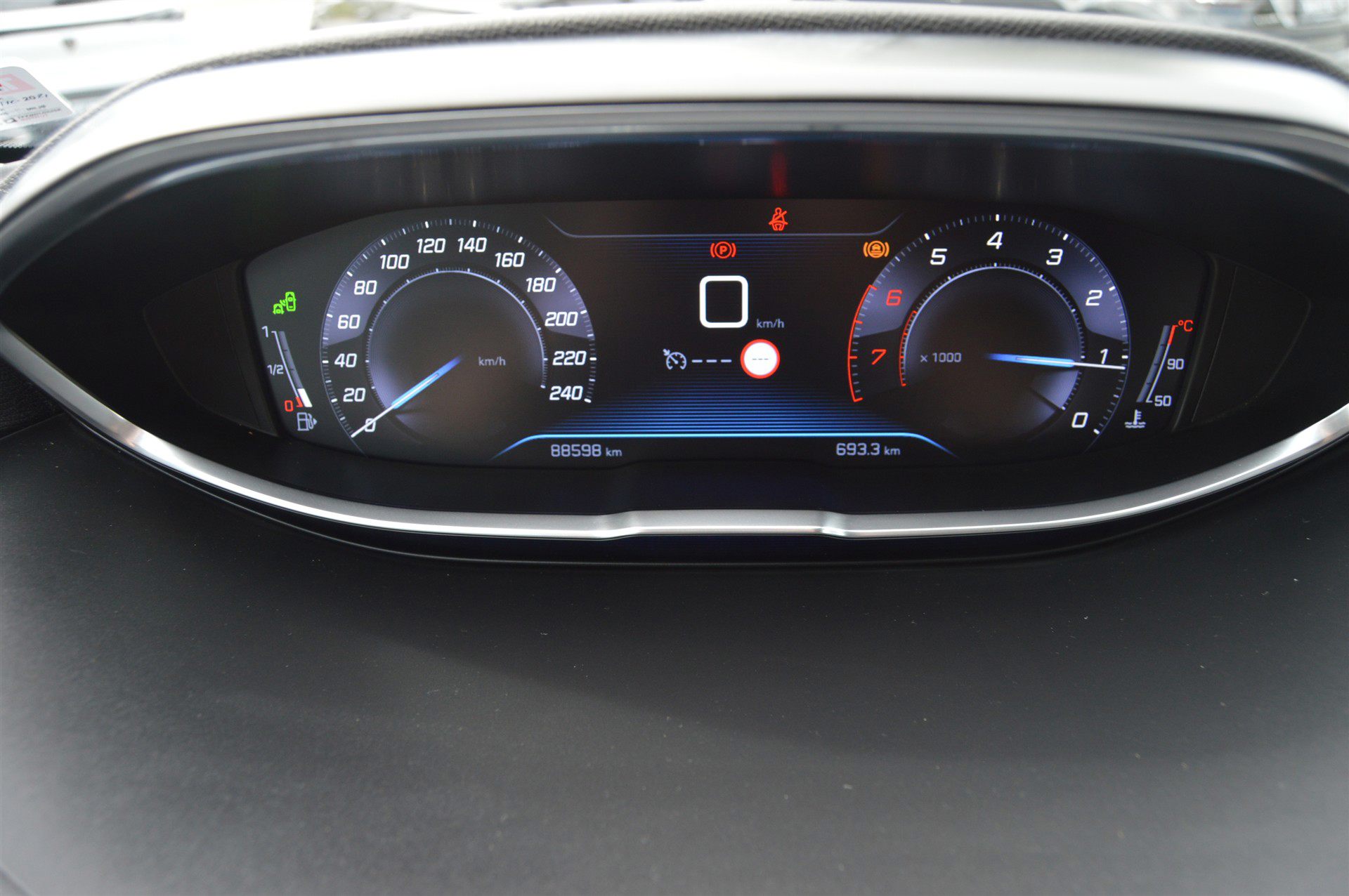 Billede af Peugeot 3008 1,2 e-THP Allure 130HK 5d 6g