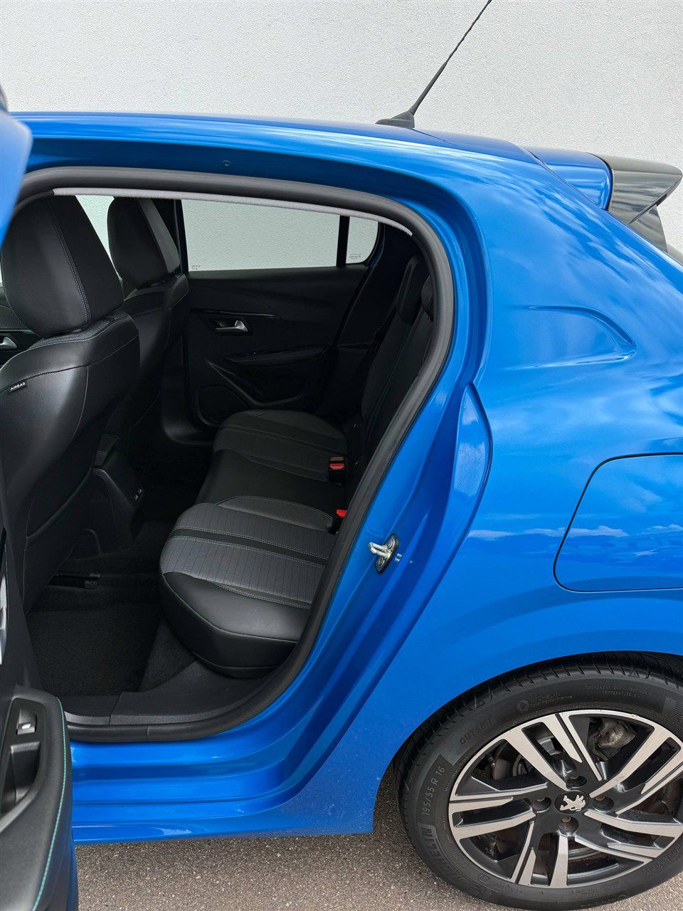 Billede af Peugeot 208 1,2 PureTech Allure+ 100HK 5d 6g