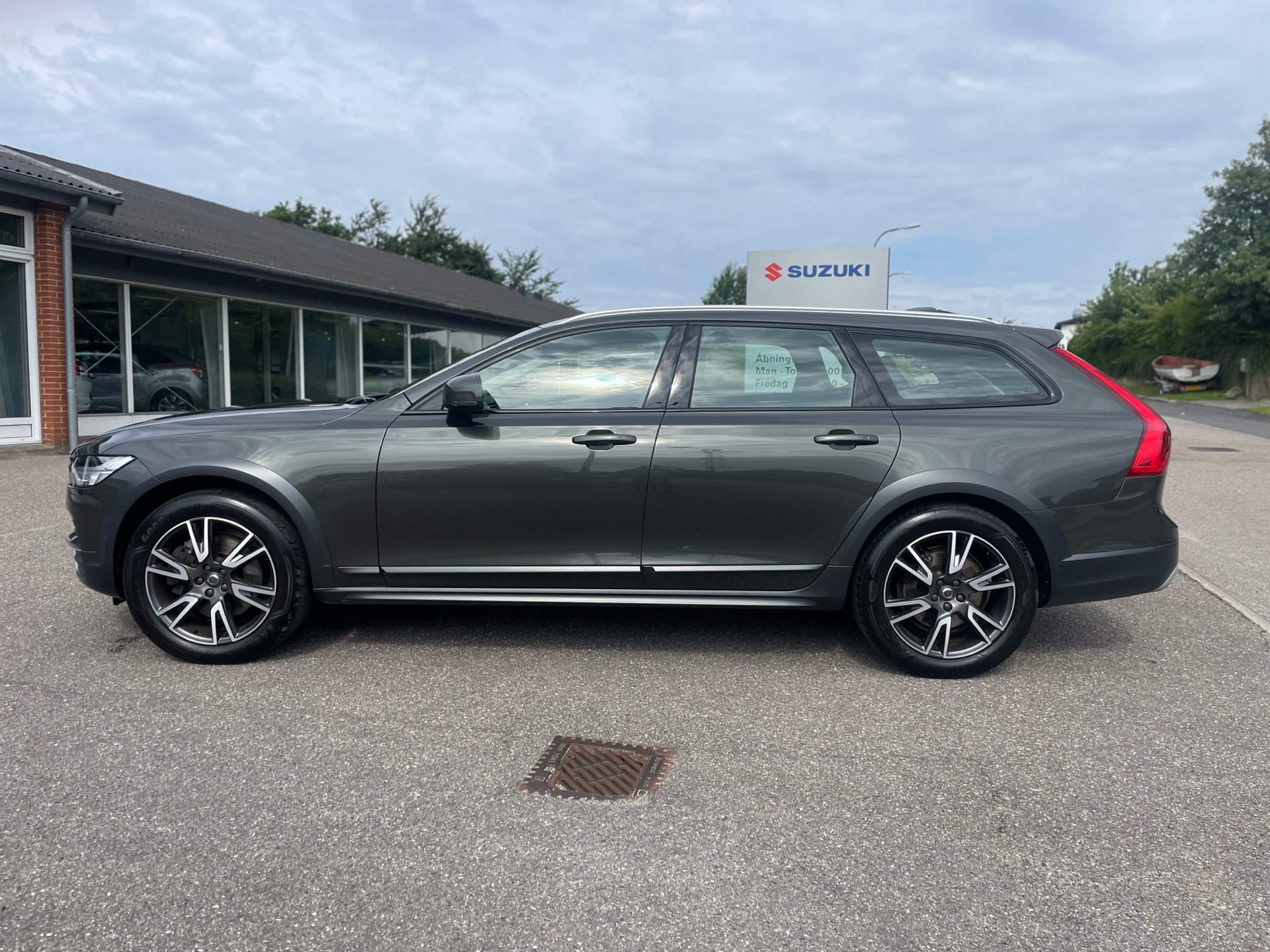 Billede af Volvo V90 Cross Country 2,0 D4 AWD 190HK Stc 8g Aut.