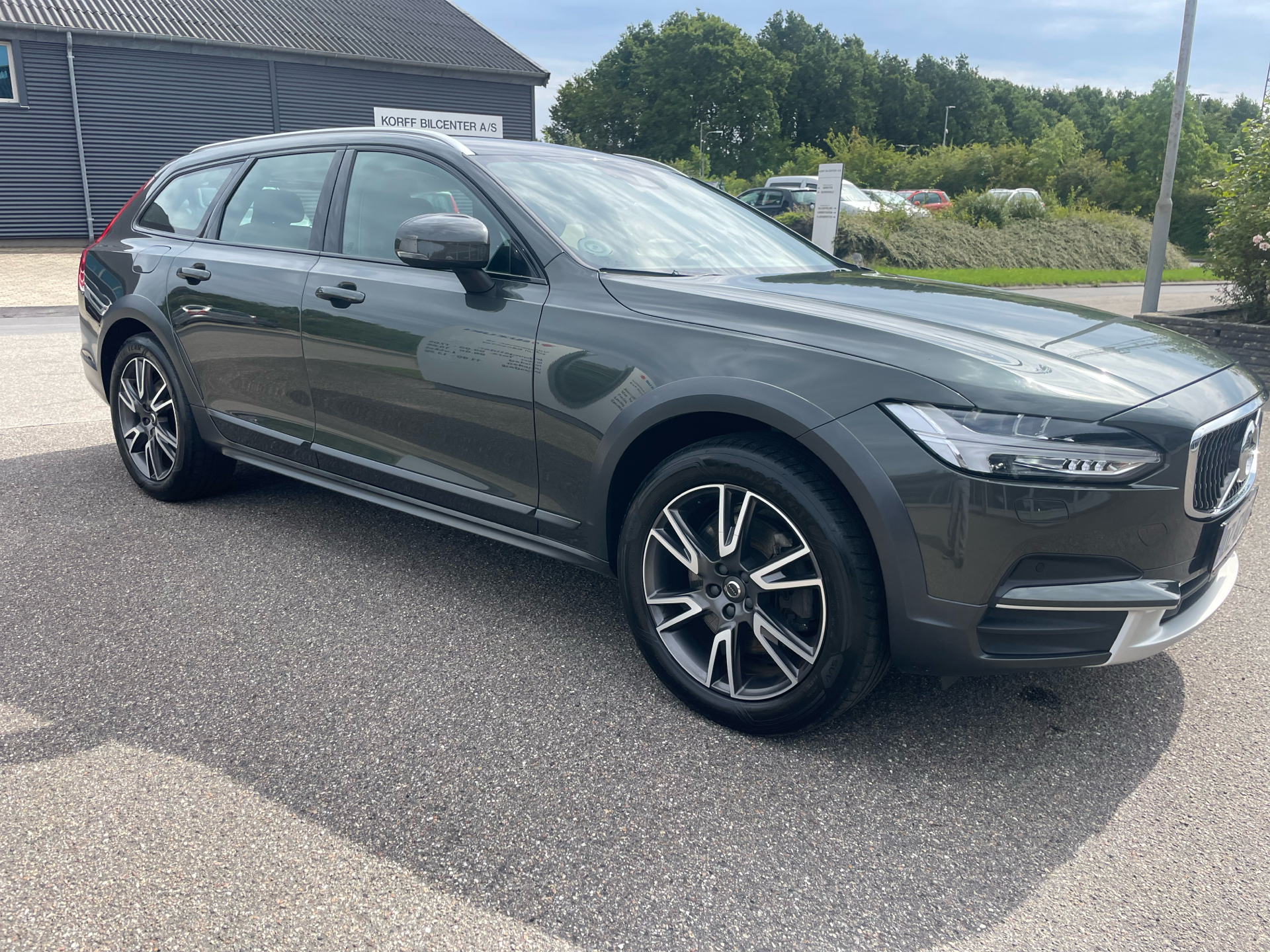 Billede af Volvo V90 Cross Country 2,0 D4 AWD 190HK Stc 8g Aut.