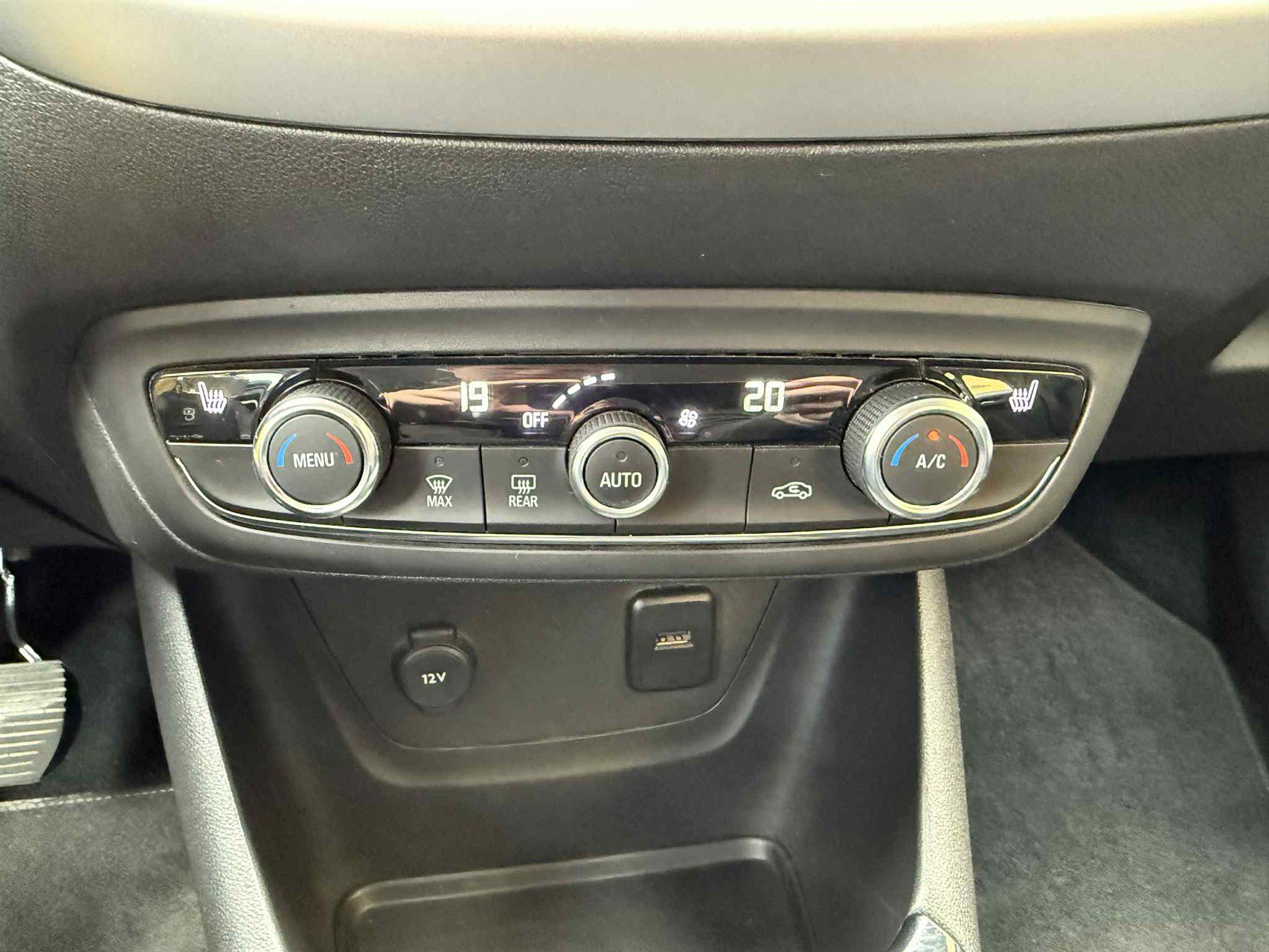 Billede af Opel Crossland X 1,2 Turbo Enjoy Start/Stop 110HK 5d