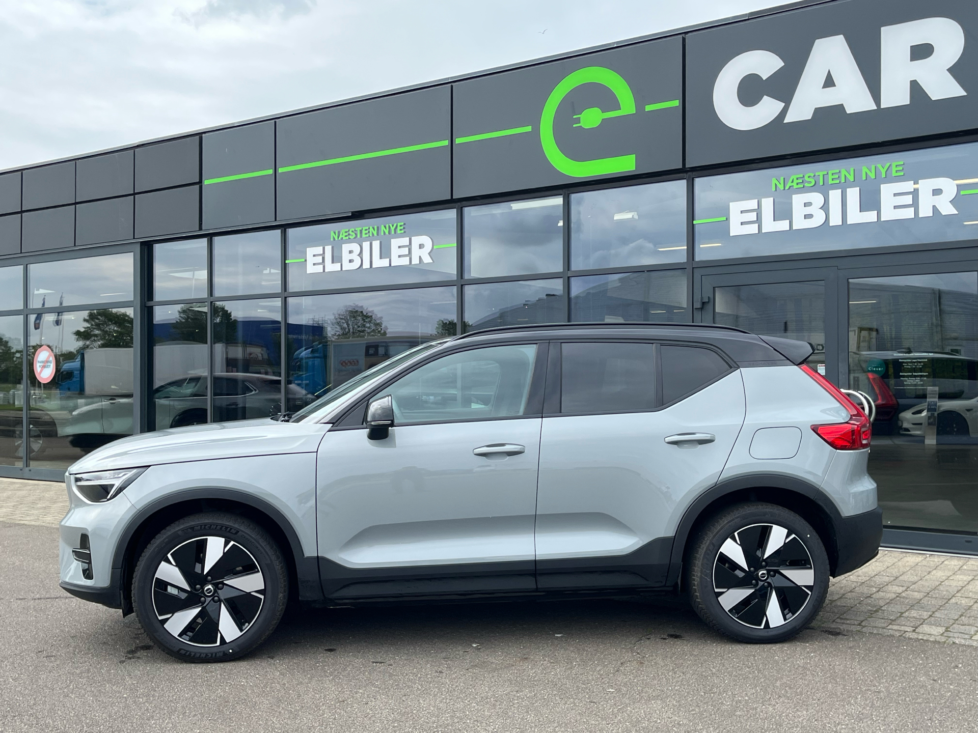 Billede af Volvo XC40 Recharge Twin Plus AWD 408HK 5d Aut.