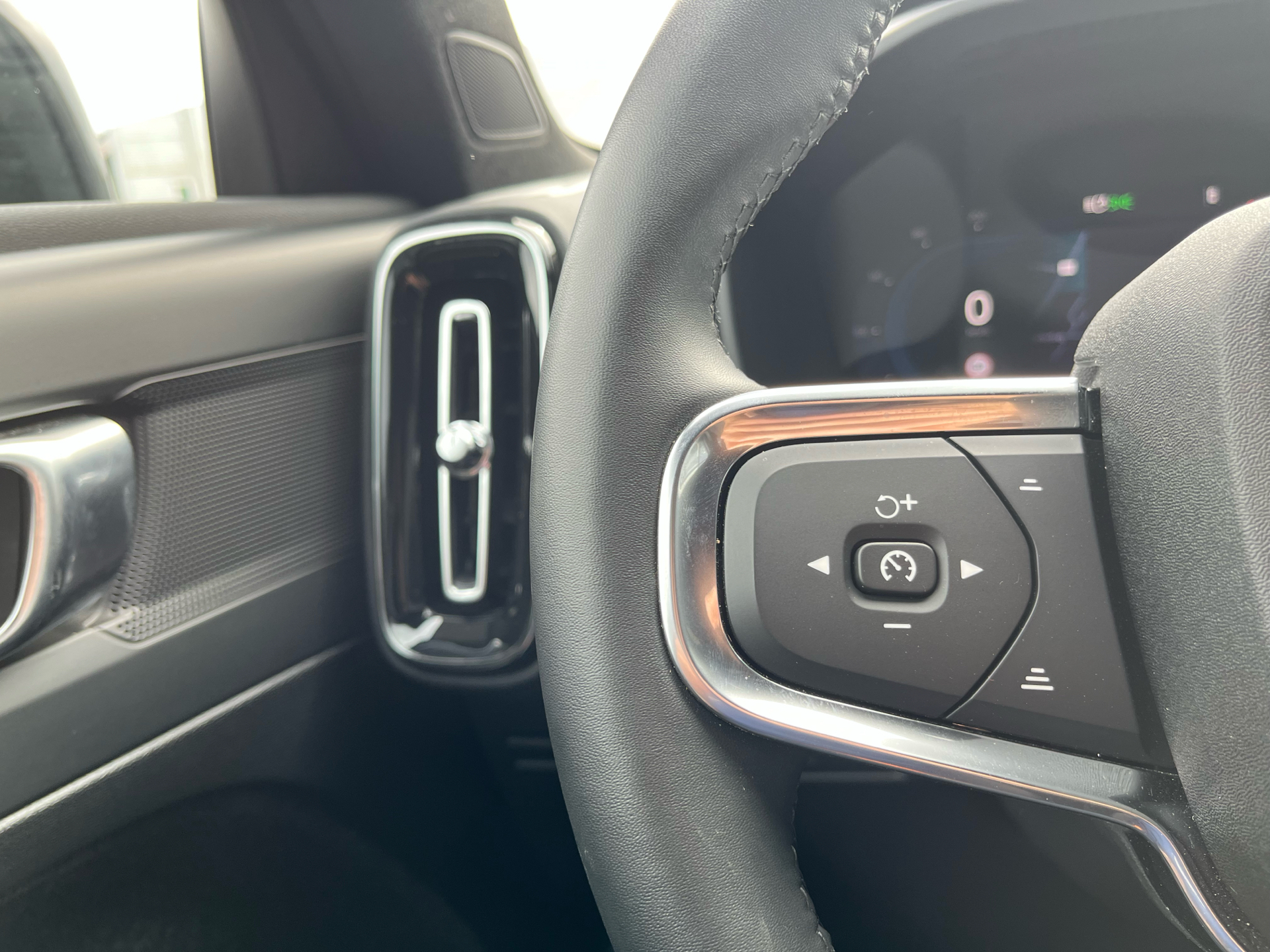 Billede af Volvo XC40 Recharge Twin Plus AWD 408HK 5d Aut.